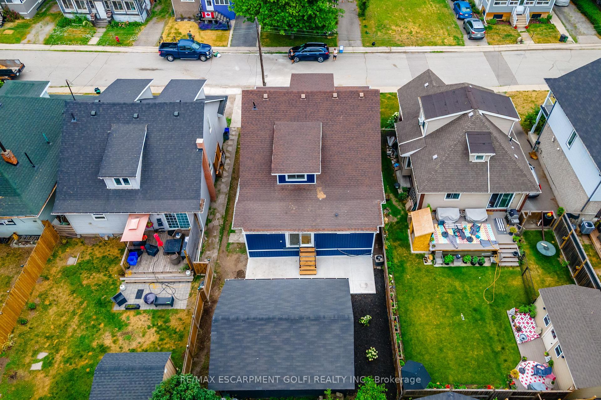 Photo 18 of 10 Comet Avenue, Hamilton, Hamilton Beach — HOMEH