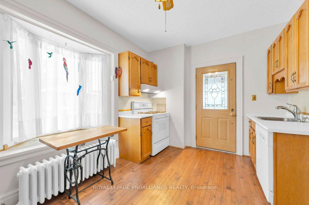 Photo 16 of 107 Catharine Street, Belleville, Belleville Ward — HOMEH