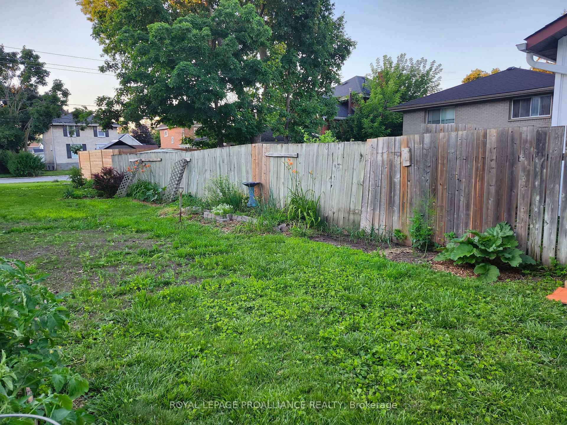 Photo 34 of 107 Catharine Street, Belleville, Belleville Ward — HOMEH