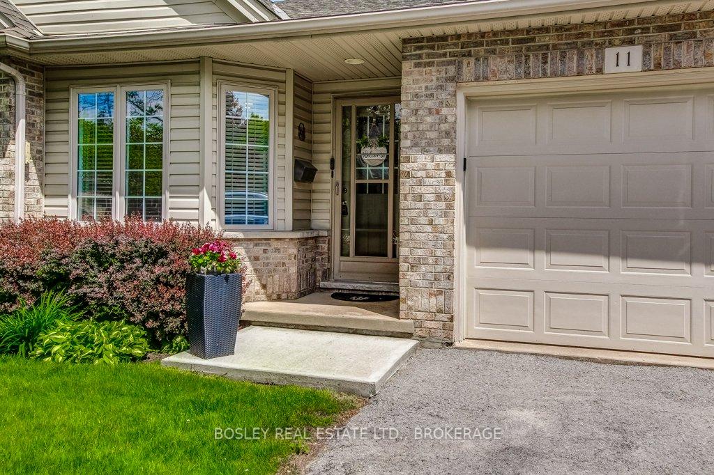 Photo 3 of Unit 11, 303 Central Avenue, Grimsby, Grimsby East — HOMEH