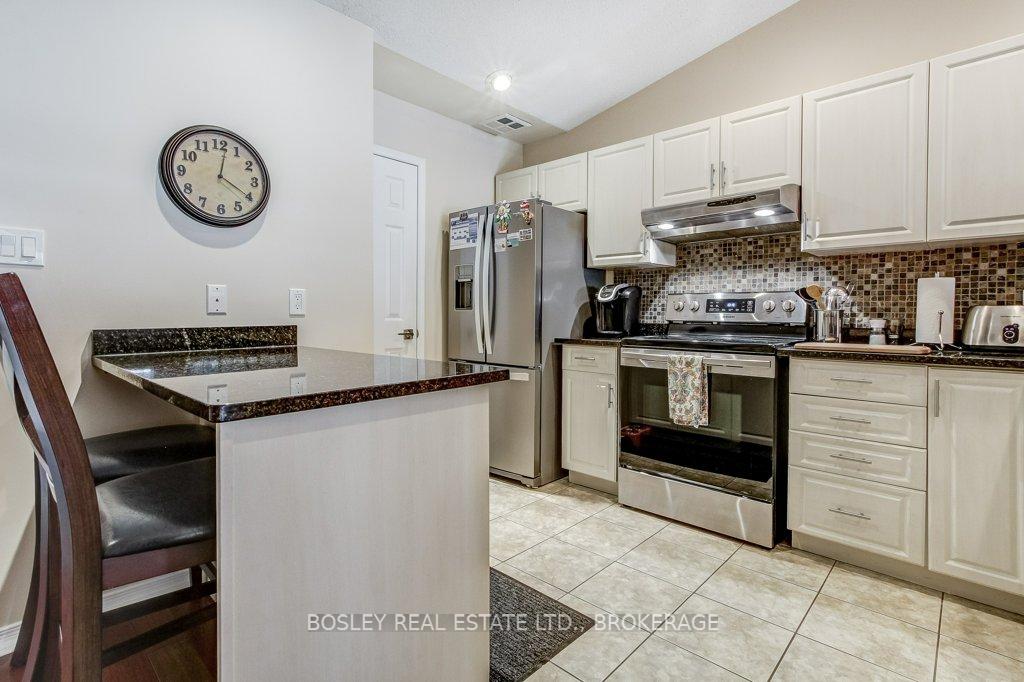 Photo 6 of Unit 11, 303 Central Avenue, Grimsby, Grimsby East — HOMEH