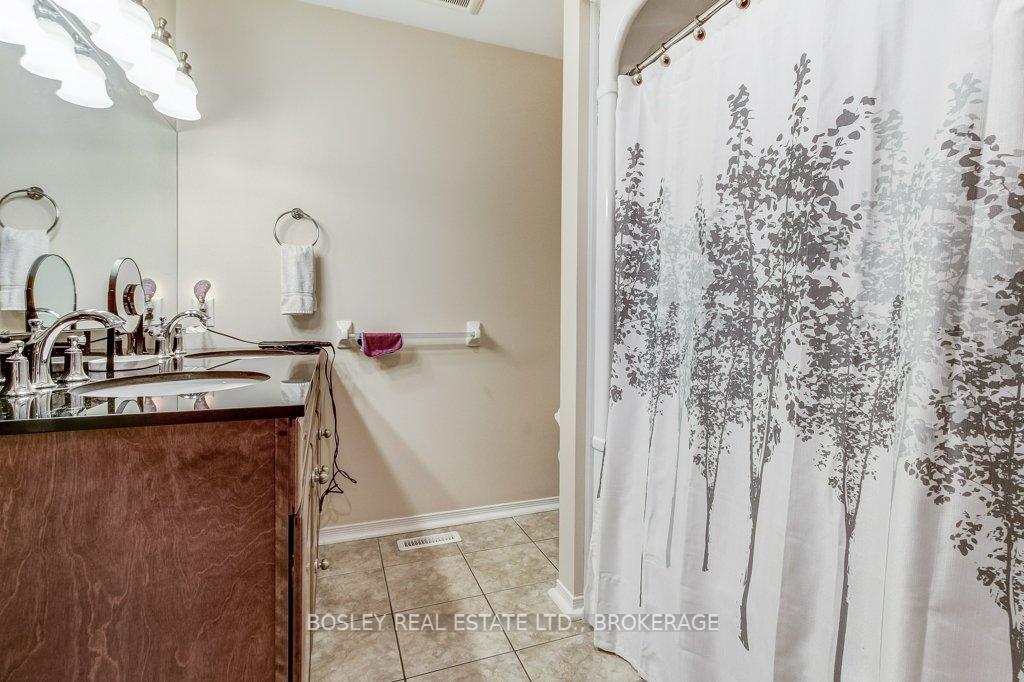 Photo 18 of Unit 11, 303 Central Avenue, Grimsby, Grimsby East — HOMEH