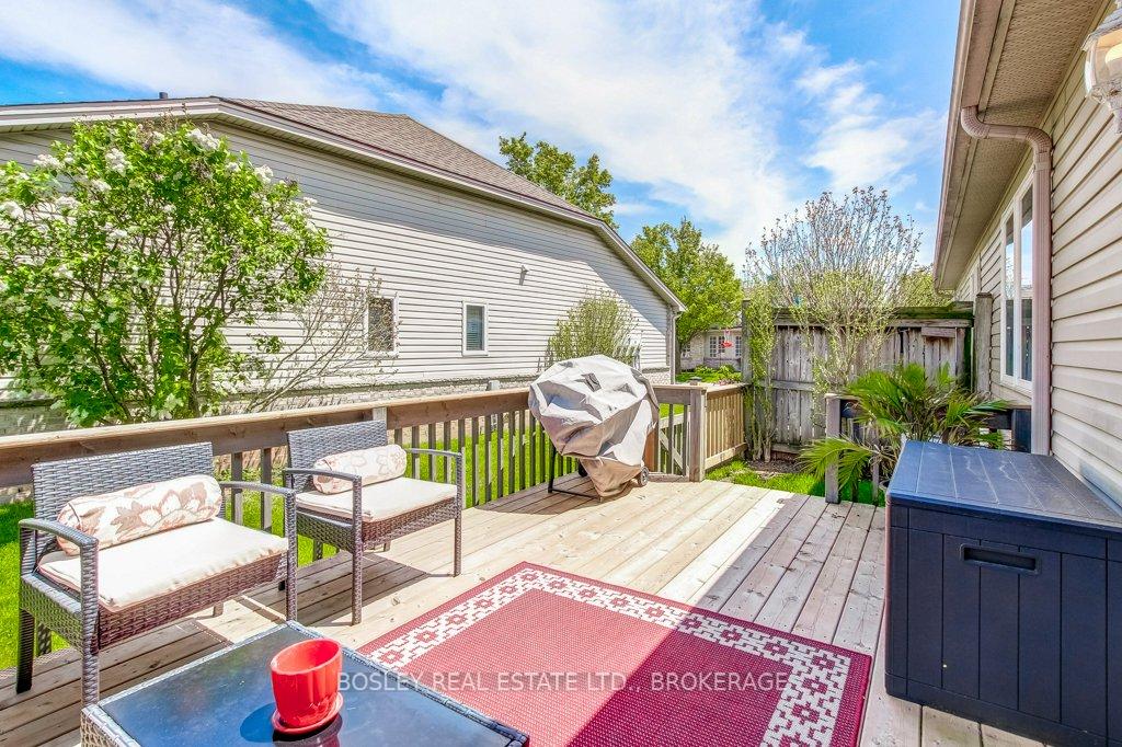 Photo 16 of Unit 11, 303 Central Avenue, Grimsby, Grimsby East — HOMEH