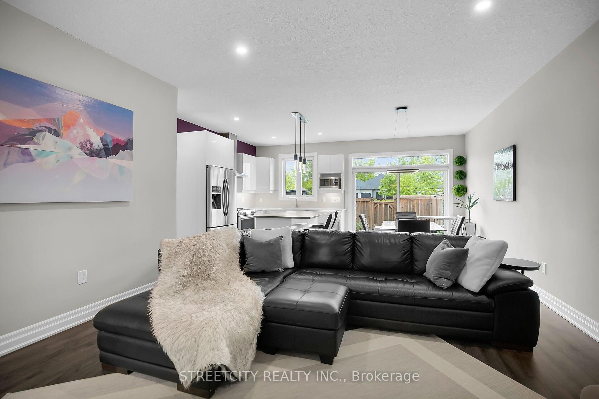 Photo 4 of Unit 126, 9861 Glendon Drive, Middlesex Centre, Rural Middlesex Centre — HOMEH