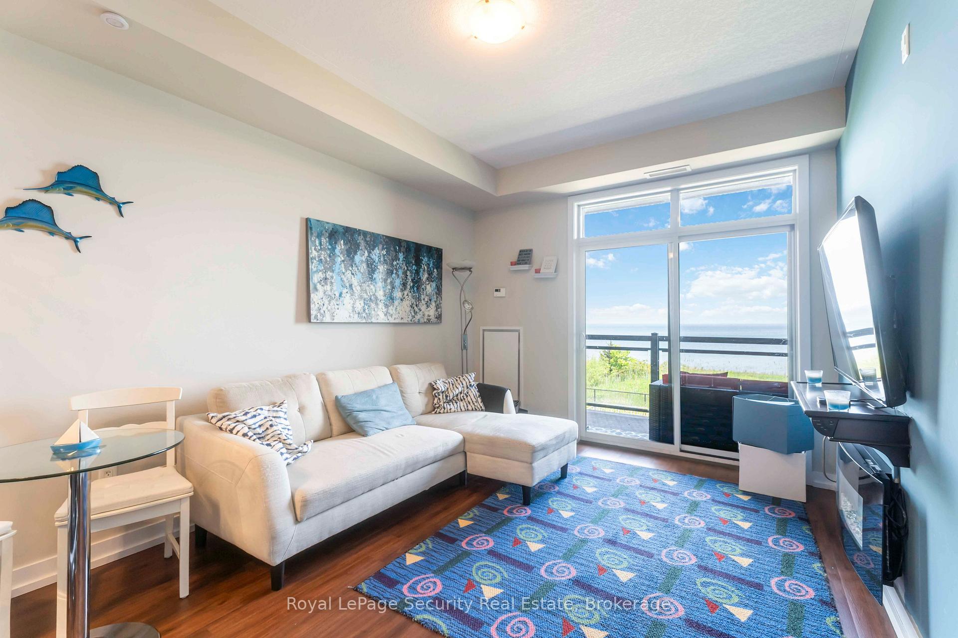 Photo 7 of Unit 203, 35 Southshore Crescent, Hamilton, Stoney Creek — HOMEH
