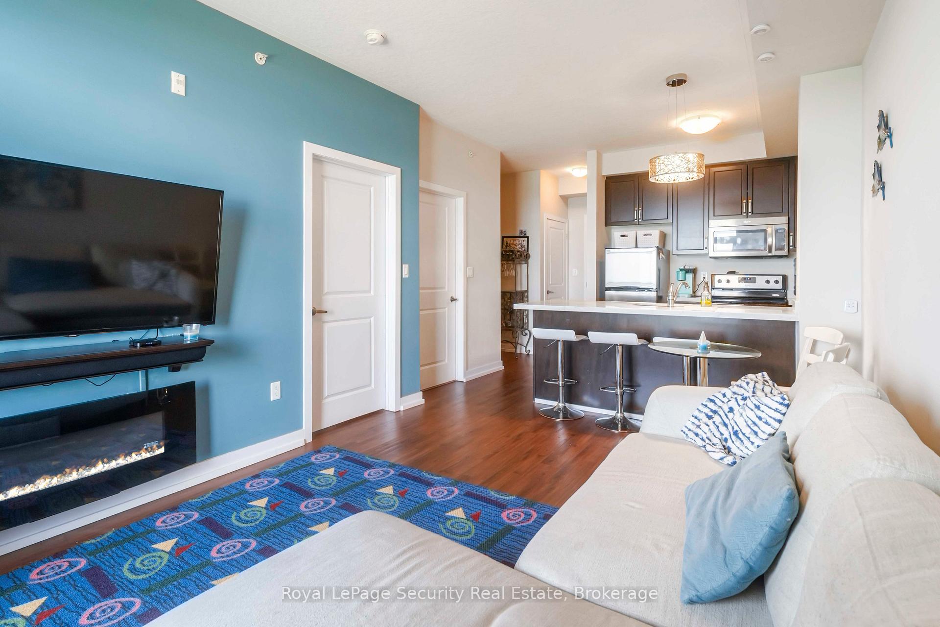 Photo 13 of Unit 203, 35 Southshore Crescent, Hamilton, Stoney Creek — HOMEH