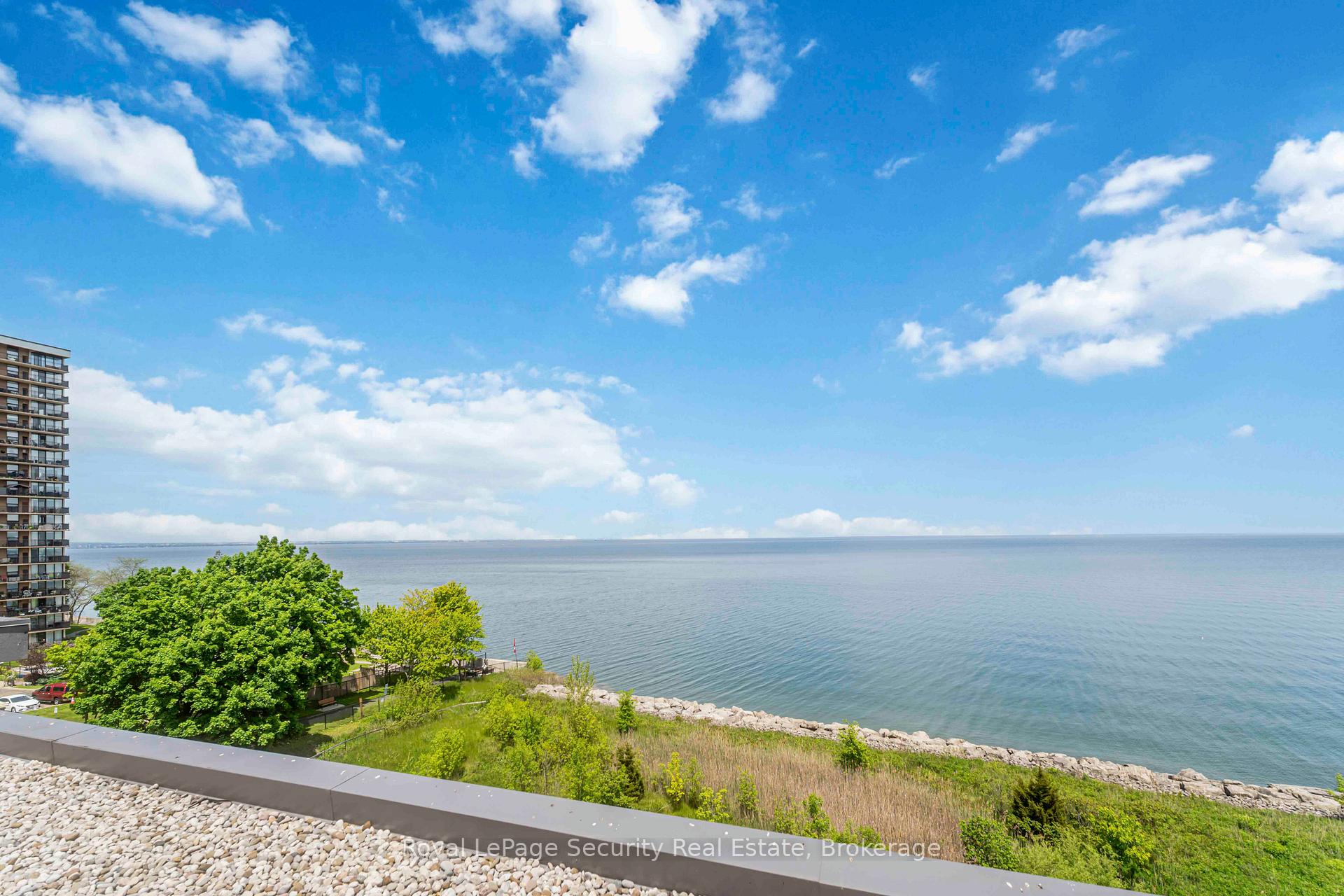 Photo 25 of Unit 203, 35 Southshore Crescent, Hamilton, Stoney Creek — HOMEH