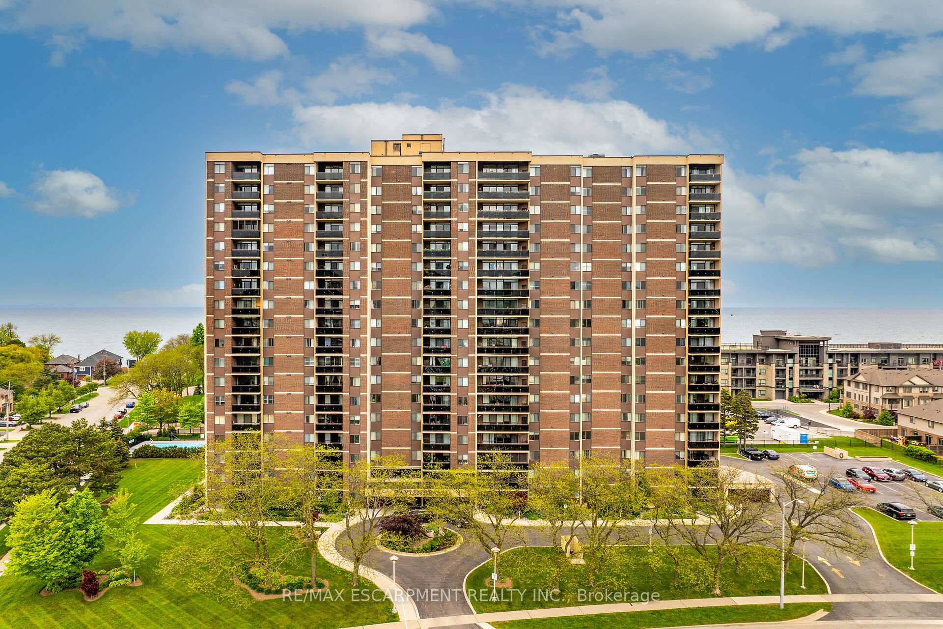 Photo 1 of Unit 1409, 301 Frances Avenue, Hamilton, Stoney Creek — HOMEH