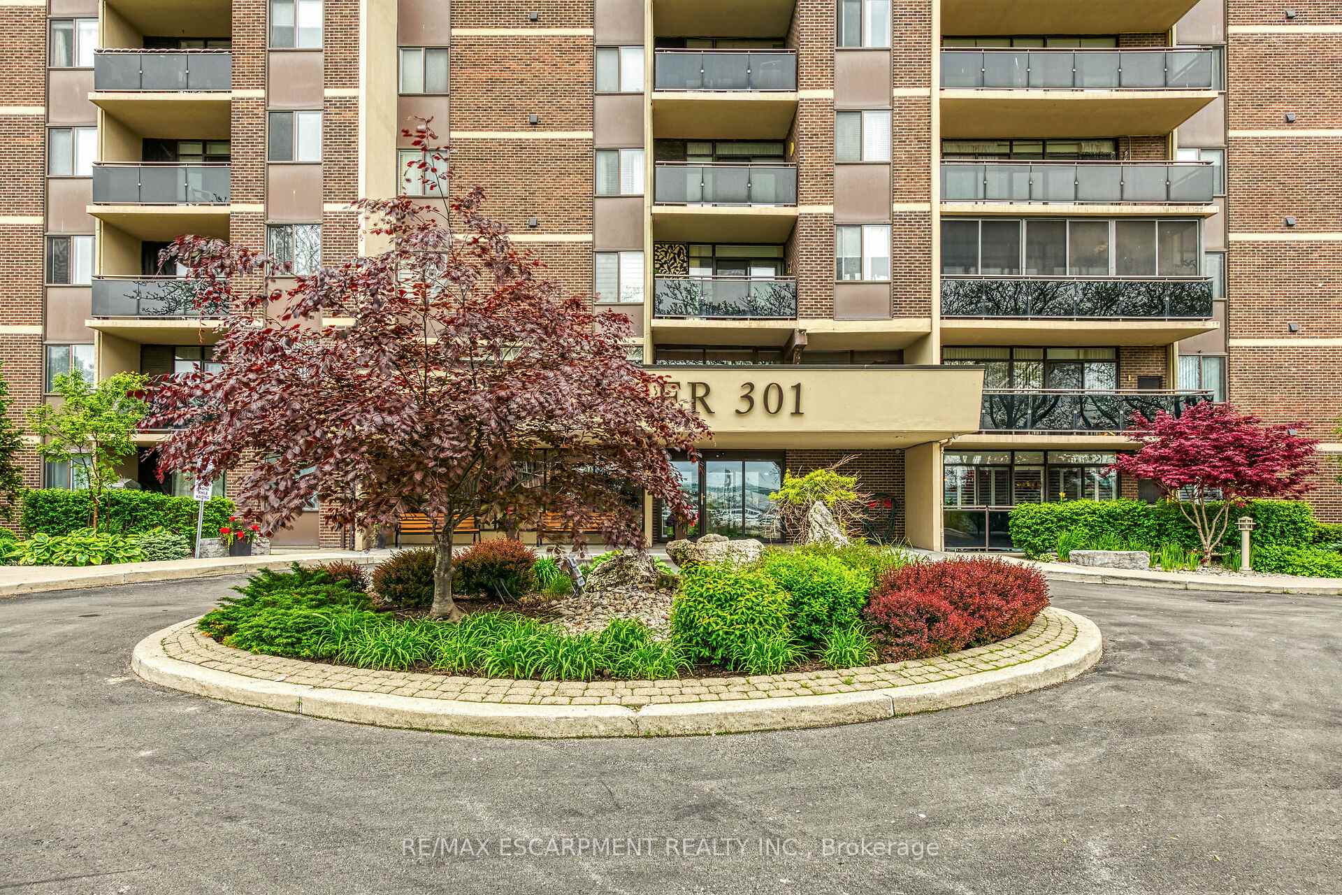 Photo 13 of Unit 1409, 301 Frances Avenue, Hamilton, Stoney Creek — HOMEH
