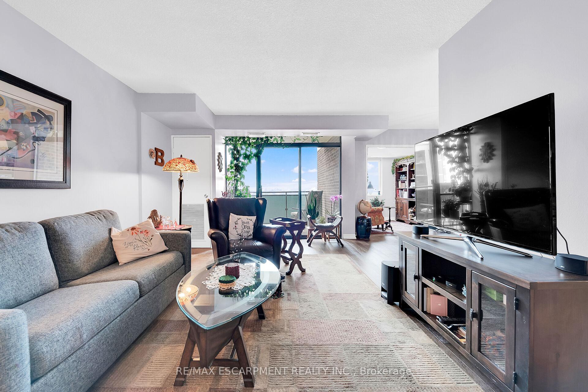 Photo 17 of Unit 1409, 301 Frances Avenue, Hamilton, Stoney Creek — HOMEH