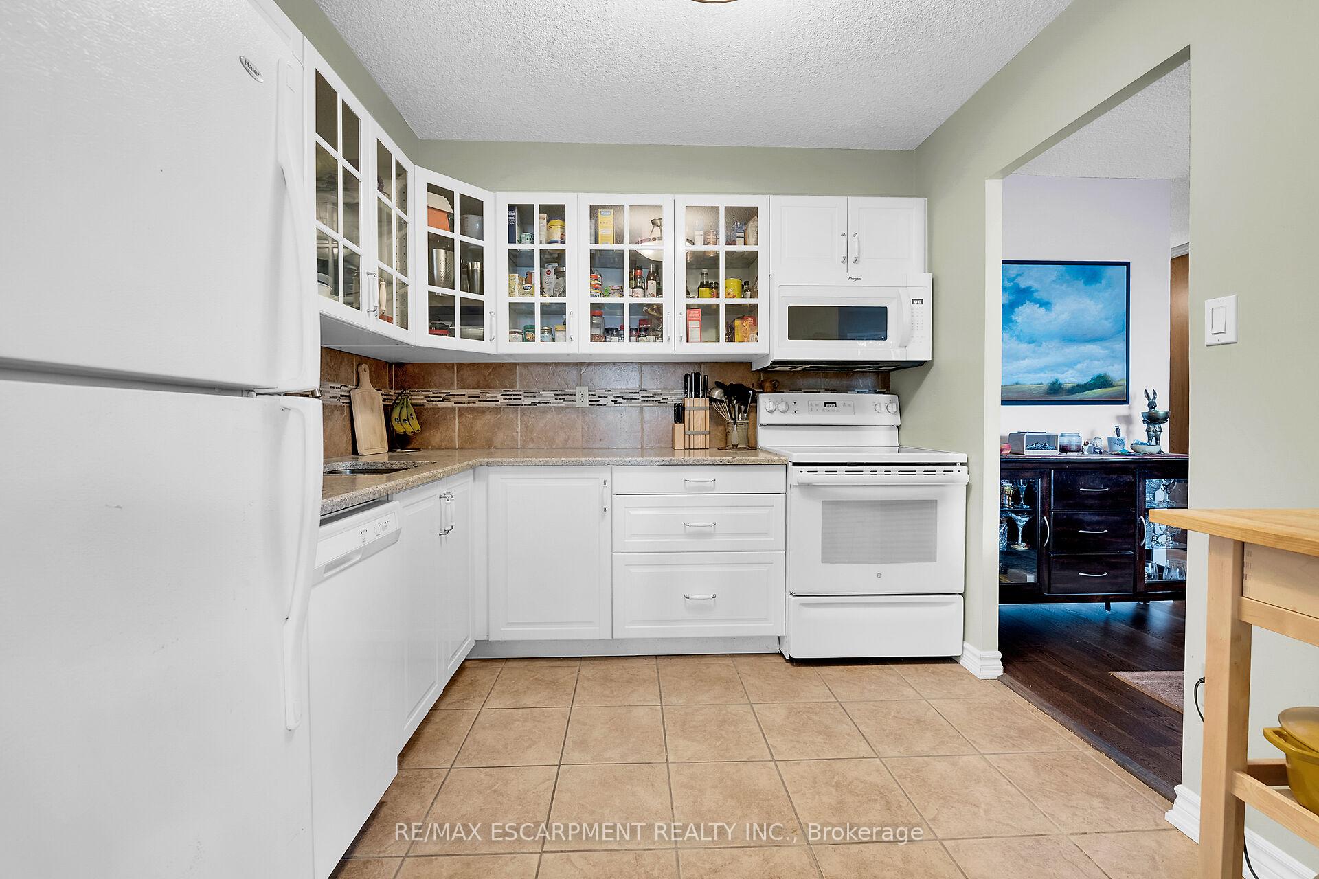 Photo 20 of Unit 1409, 301 Frances Avenue, Hamilton, Stoney Creek — HOMEH