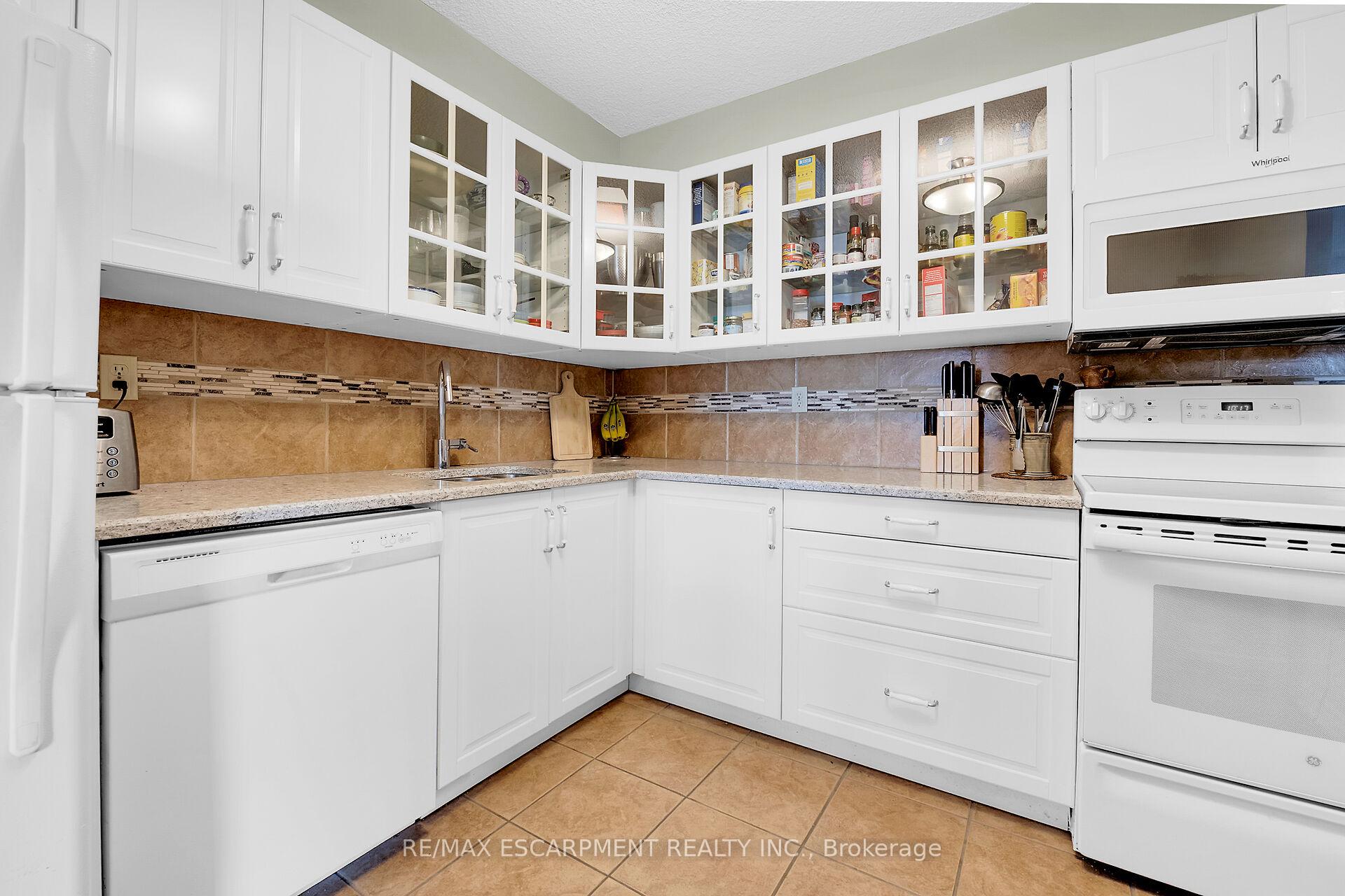 Photo 24 of Unit 1409, 301 Frances Avenue, Hamilton, Stoney Creek — HOMEH