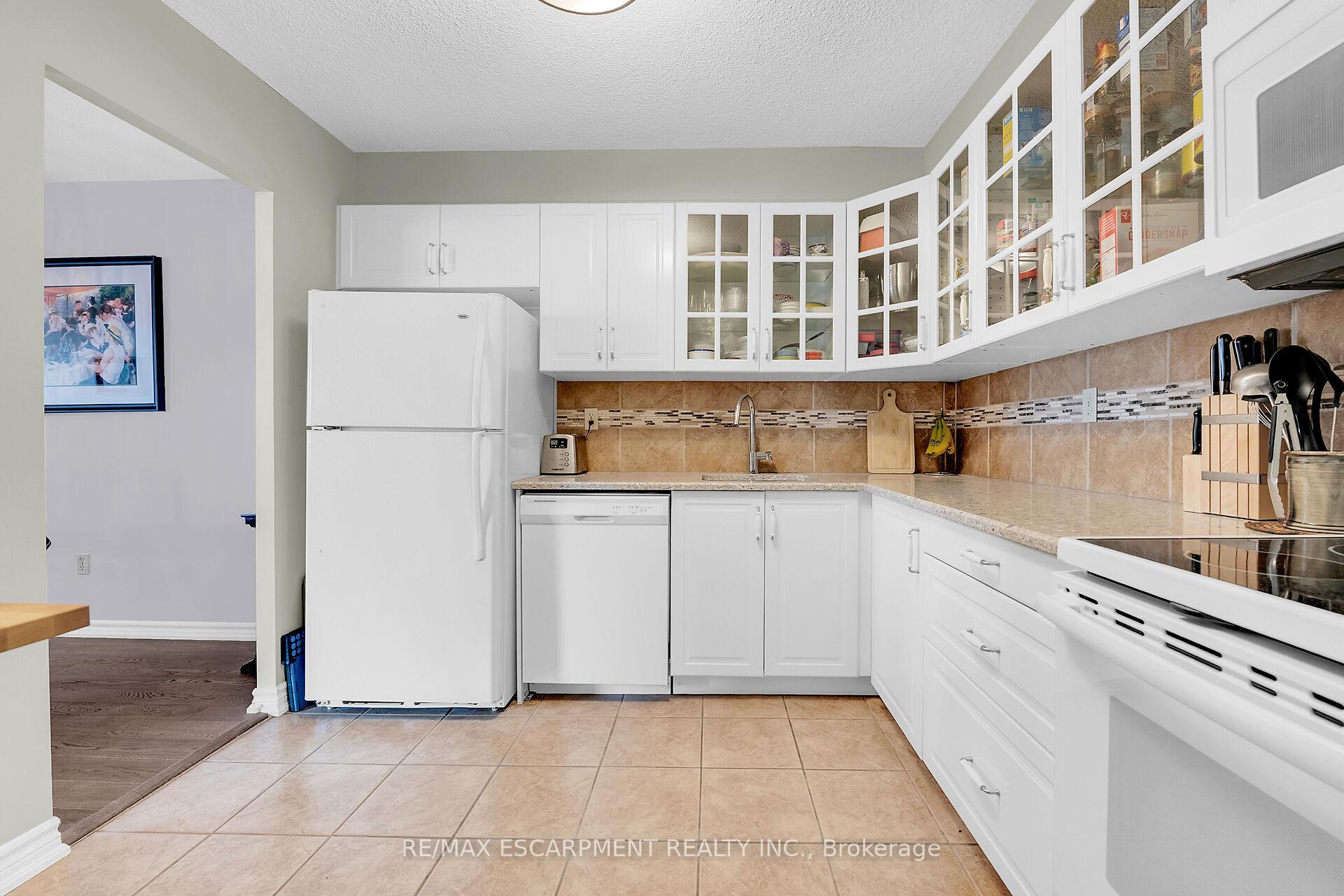 Photo 28 of Unit 1409, 301 Frances Avenue, Hamilton, Stoney Creek — HOMEH