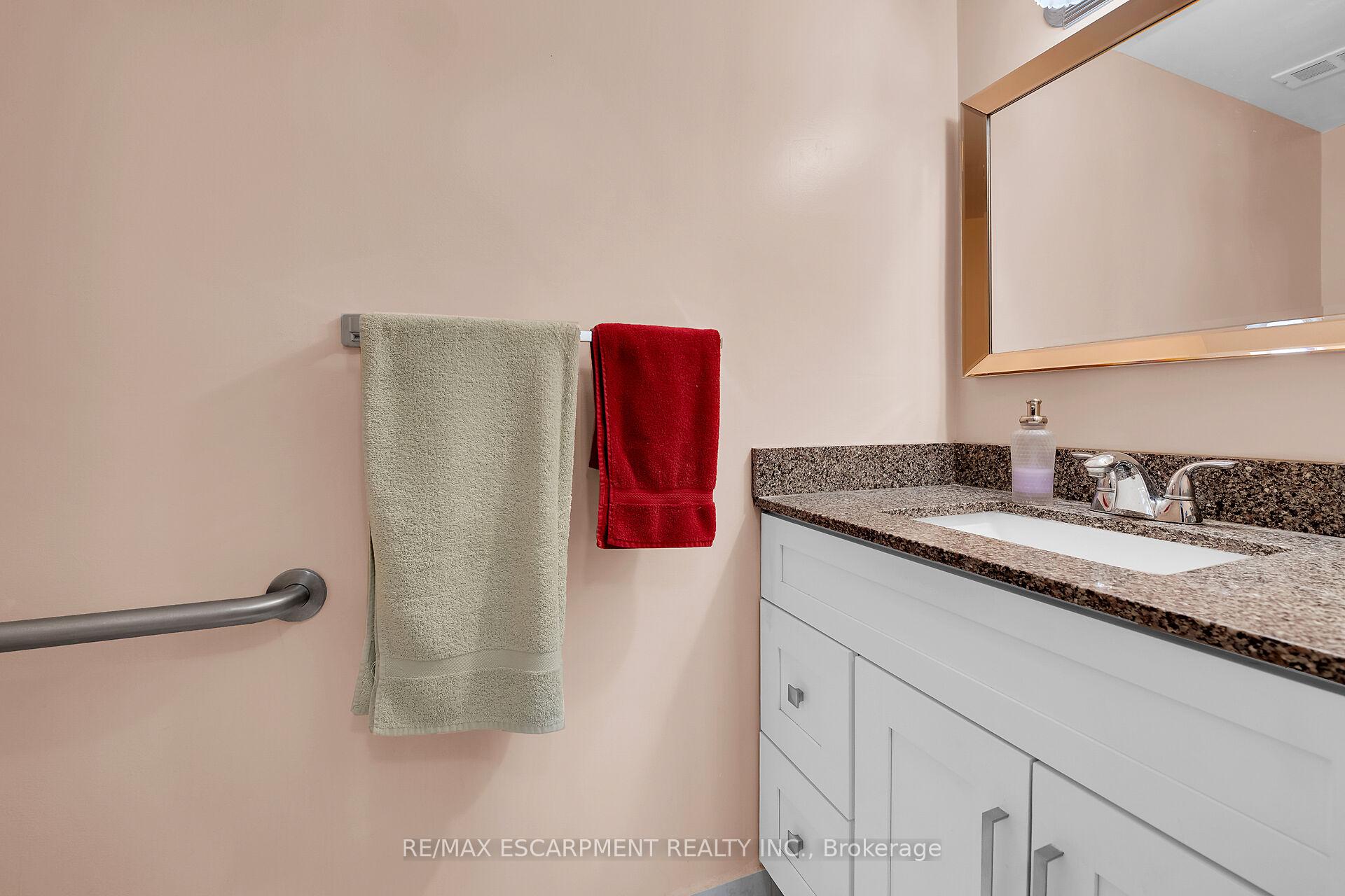 Photo 31 of Unit 1409, 301 Frances Avenue, Hamilton, Stoney Creek — HOMEH