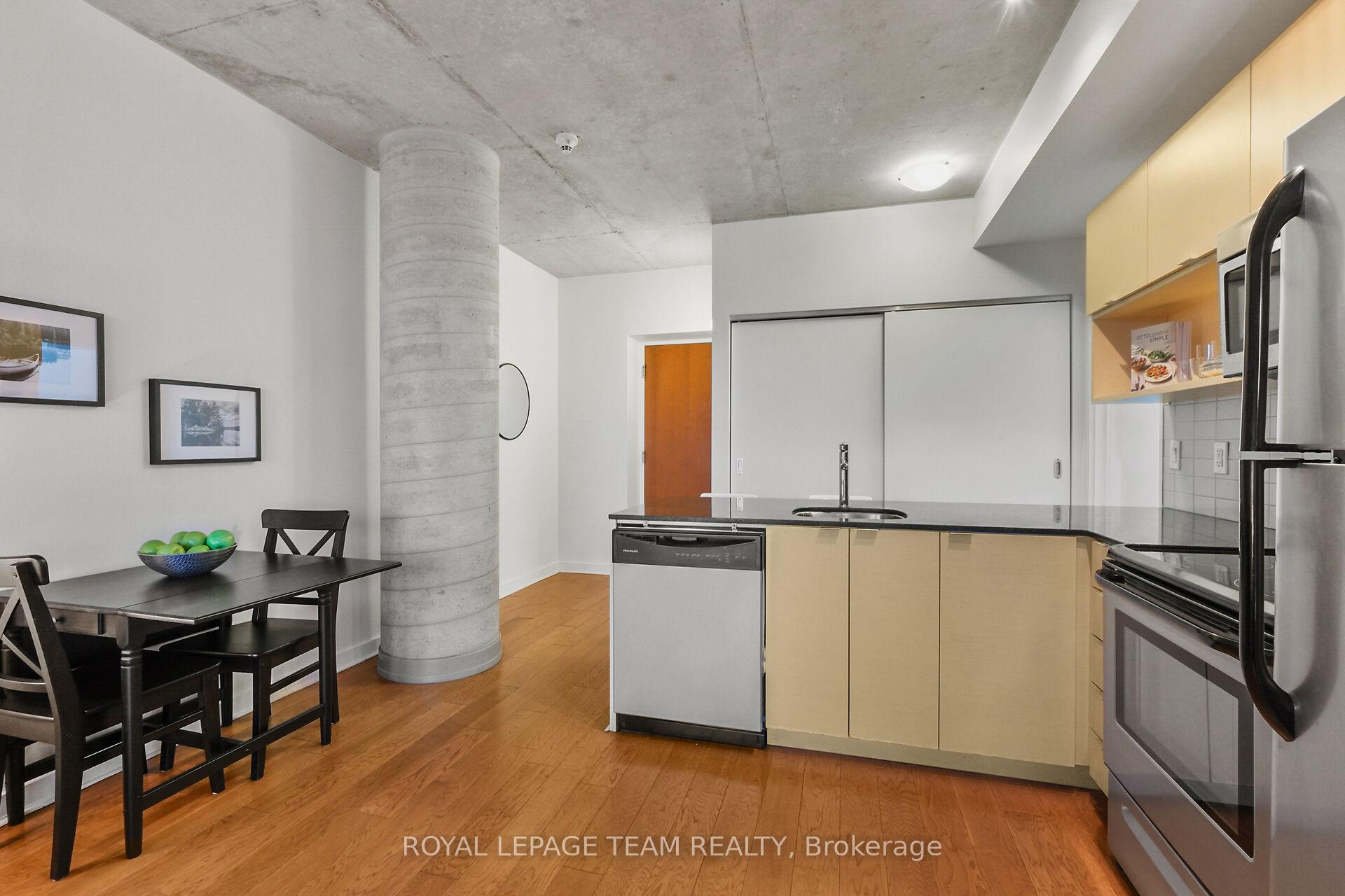 Photo 3 of Unit 1213, 324 Laurier Avenue W, Ottawa, Ottawa Centre — HOMEH