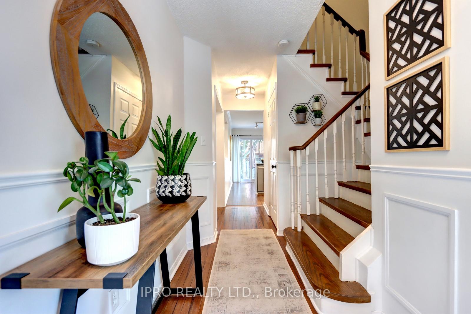 Photo 3 of Unit 28, 7 Davidson Boulevard, Hamilton, Dundas — HOMEH