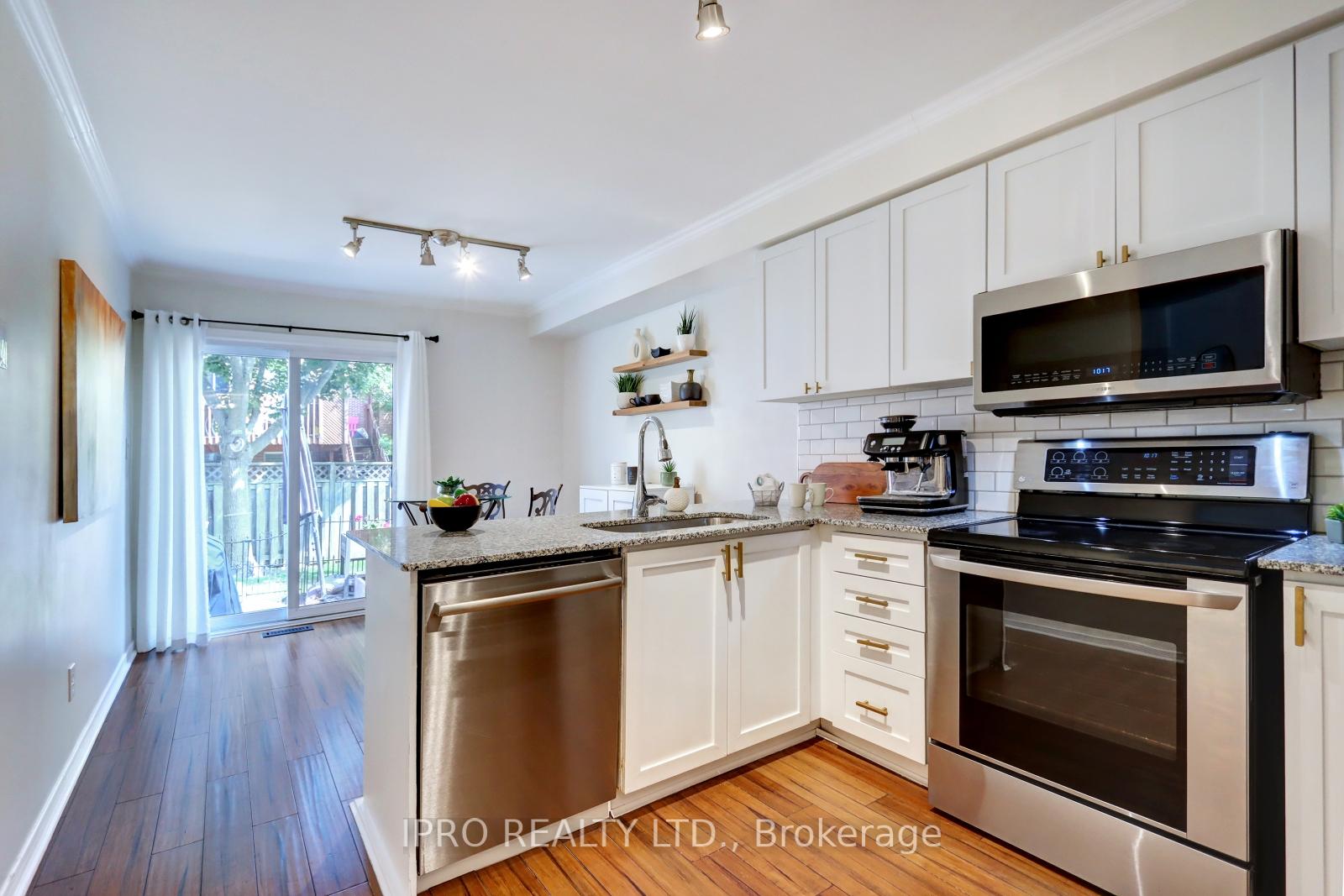 Photo 4 of Unit 28, 7 Davidson Boulevard, Hamilton, Dundas — HOMEH