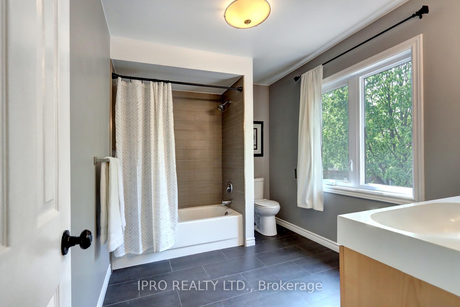 Photo 33 of Unit 28, 7 Davidson Boulevard, Hamilton, Dundas — HOMEH