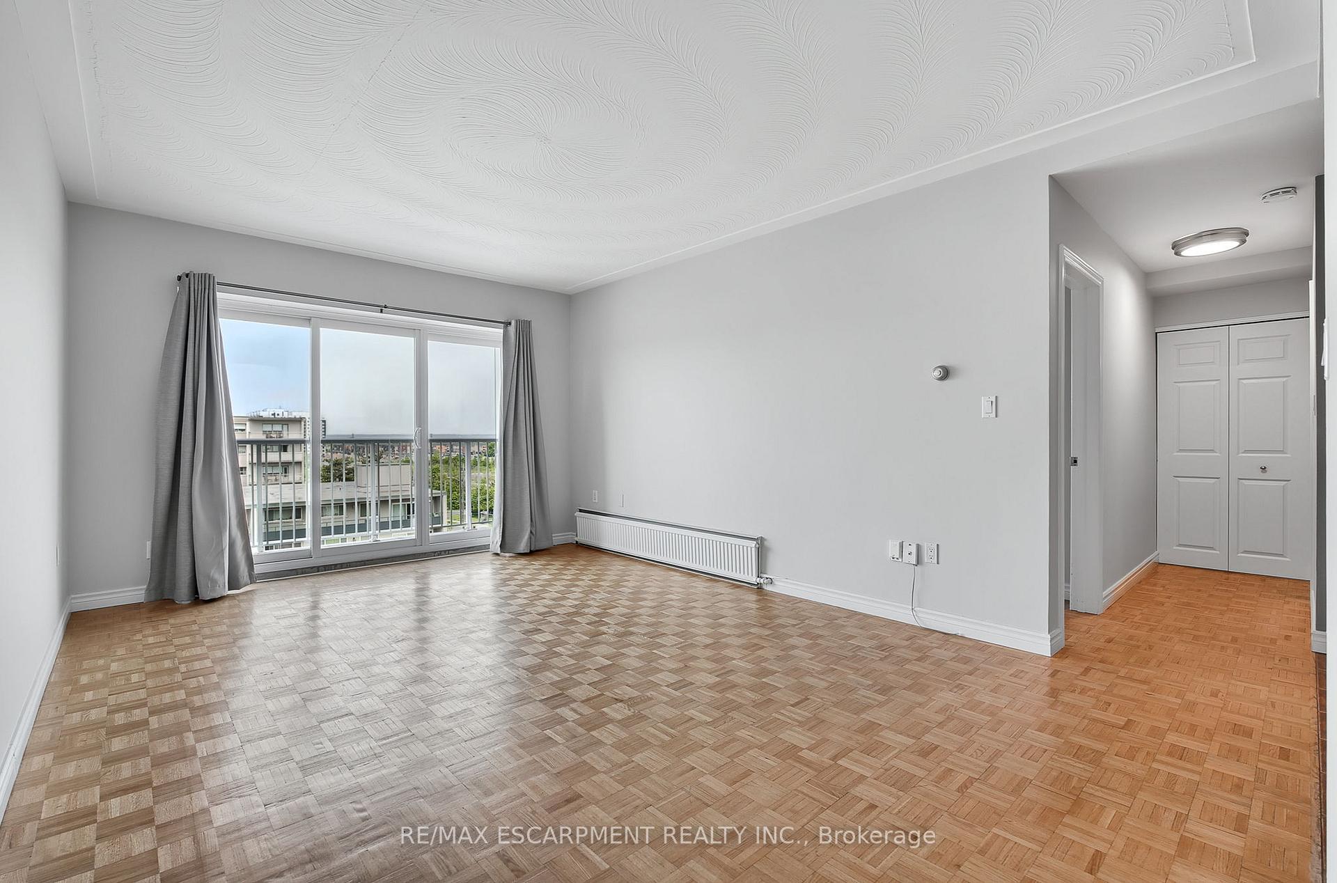 Photo 2 of Unit 708, 8 Woodman Drive S, Hamilton, Corman — HOMEH