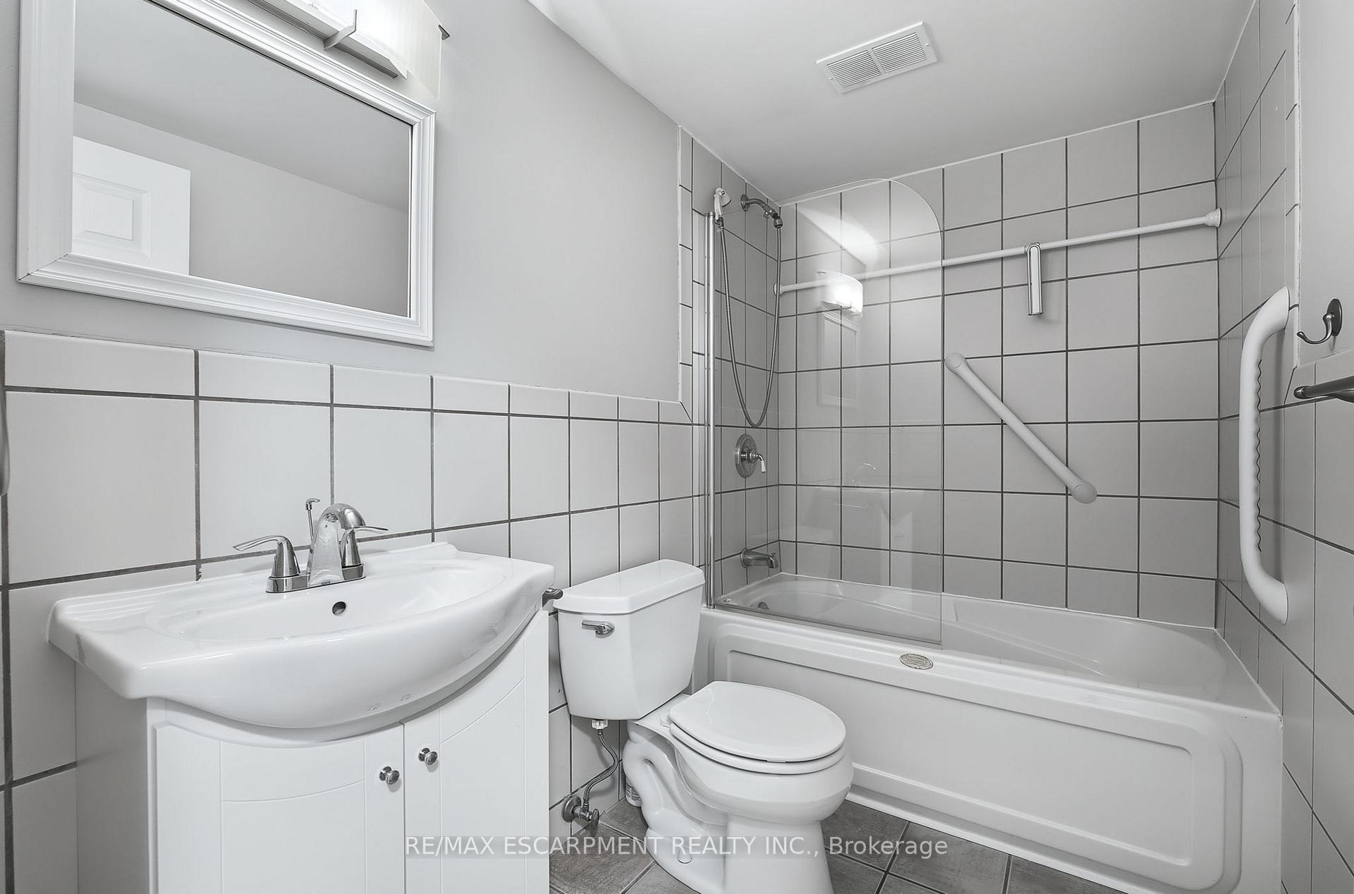 Photo 12 of Unit 708, 8 Woodman Drive S, Hamilton, Corman — HOMEH