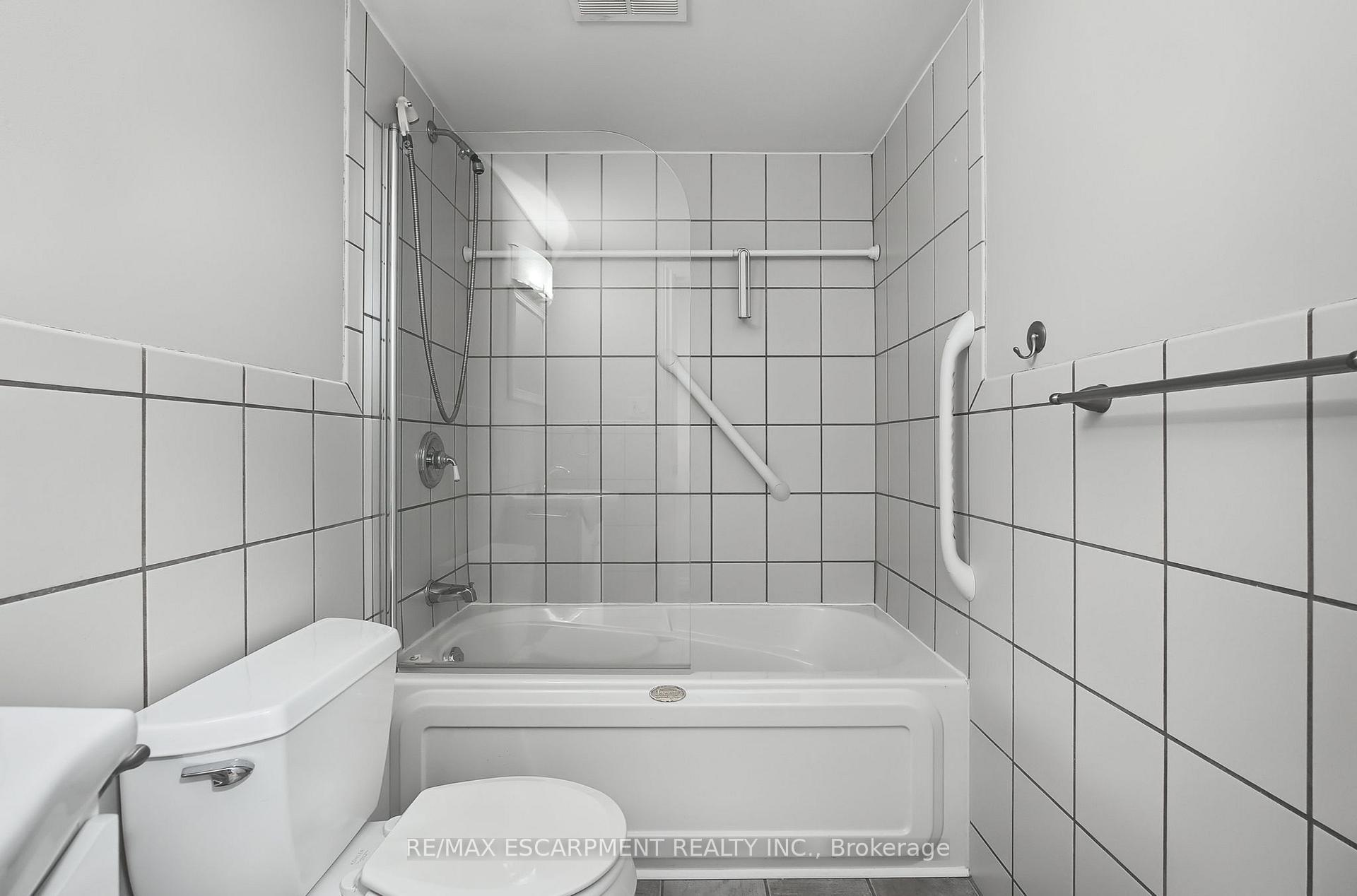 Photo 13 of Unit 708, 8 Woodman Drive S, Hamilton, Corman — HOMEH