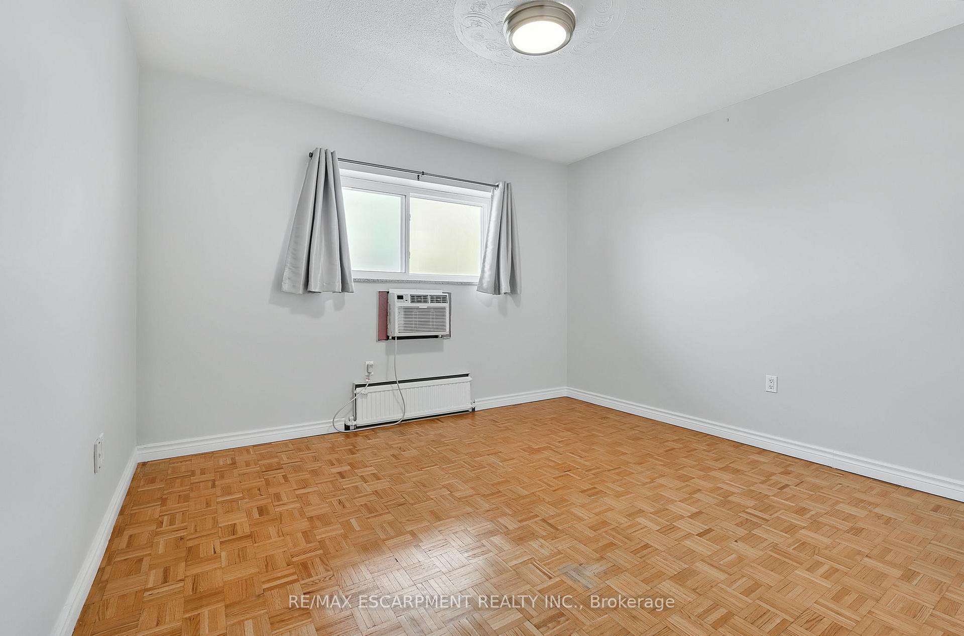 Photo 21 of Unit 708, 8 Woodman Drive S, Hamilton, Corman — HOMEH