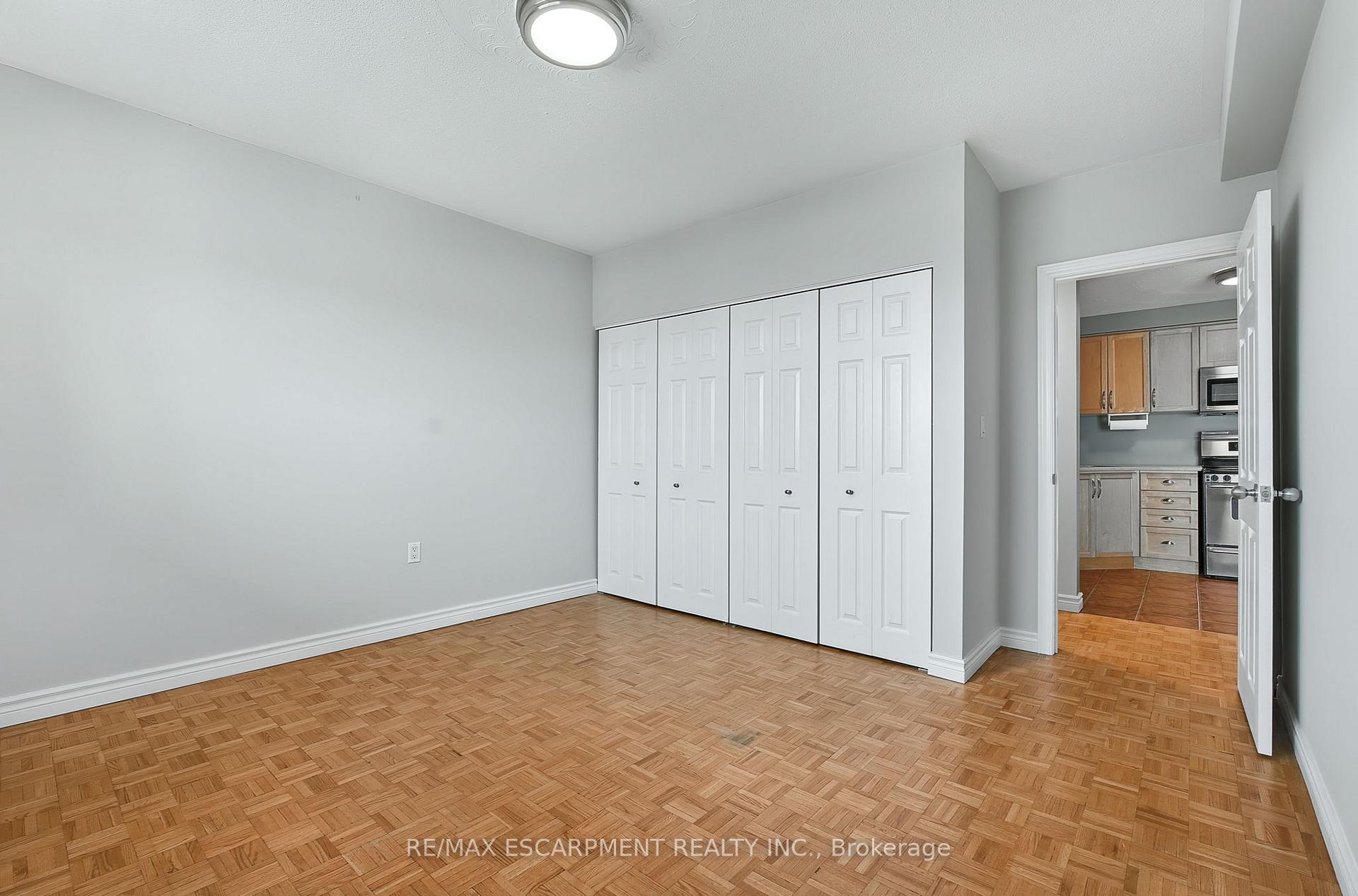 Photo 17 of Unit 708, 8 Woodman Drive S, Hamilton, Corman — HOMEH