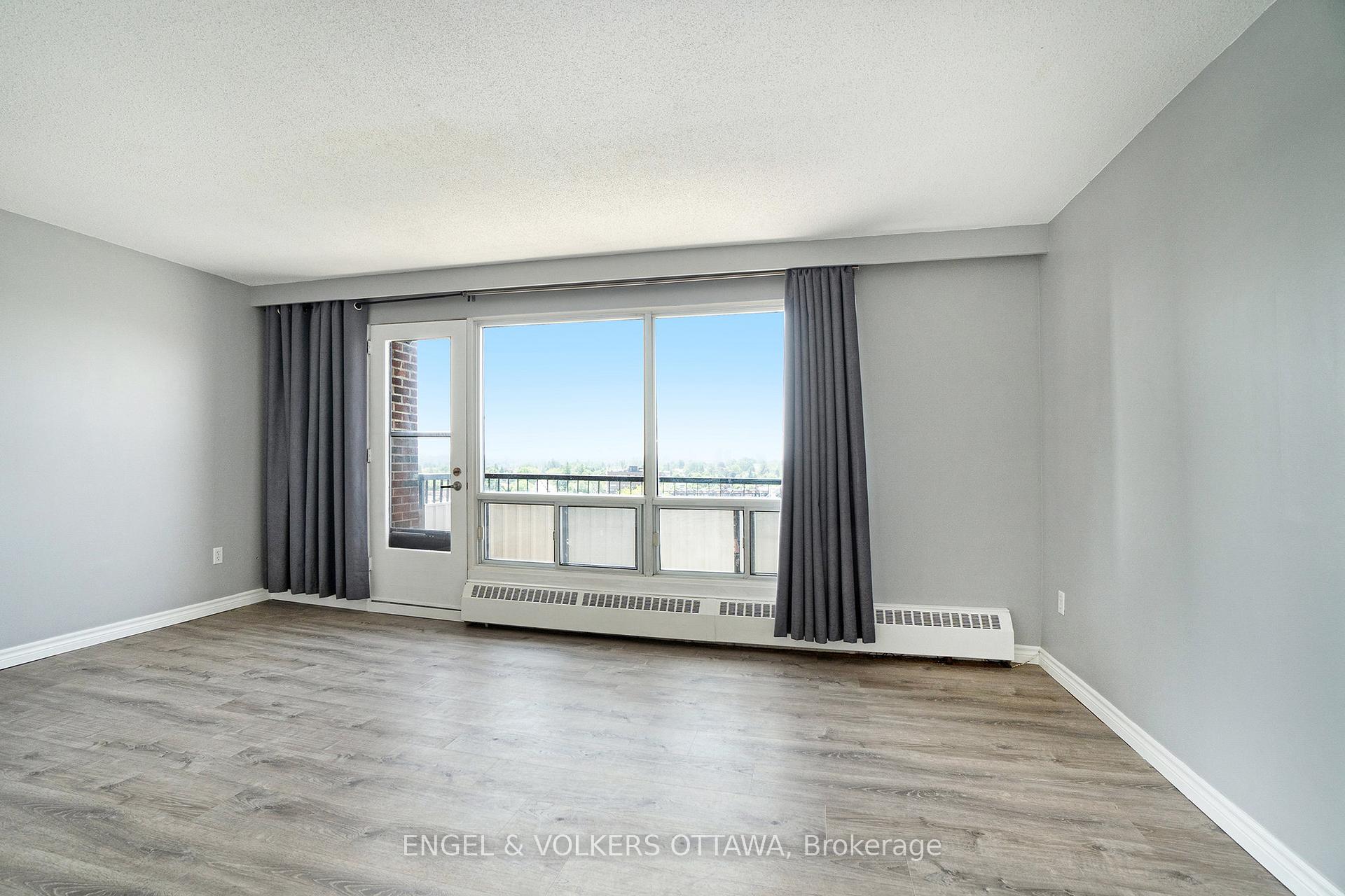 Photo 3 of Unit 817, 20 Chesterton Drive, Ottawa, Borden Farm/Stewart Farm/Carleton Heights/Parkwood Hills — HOMEH