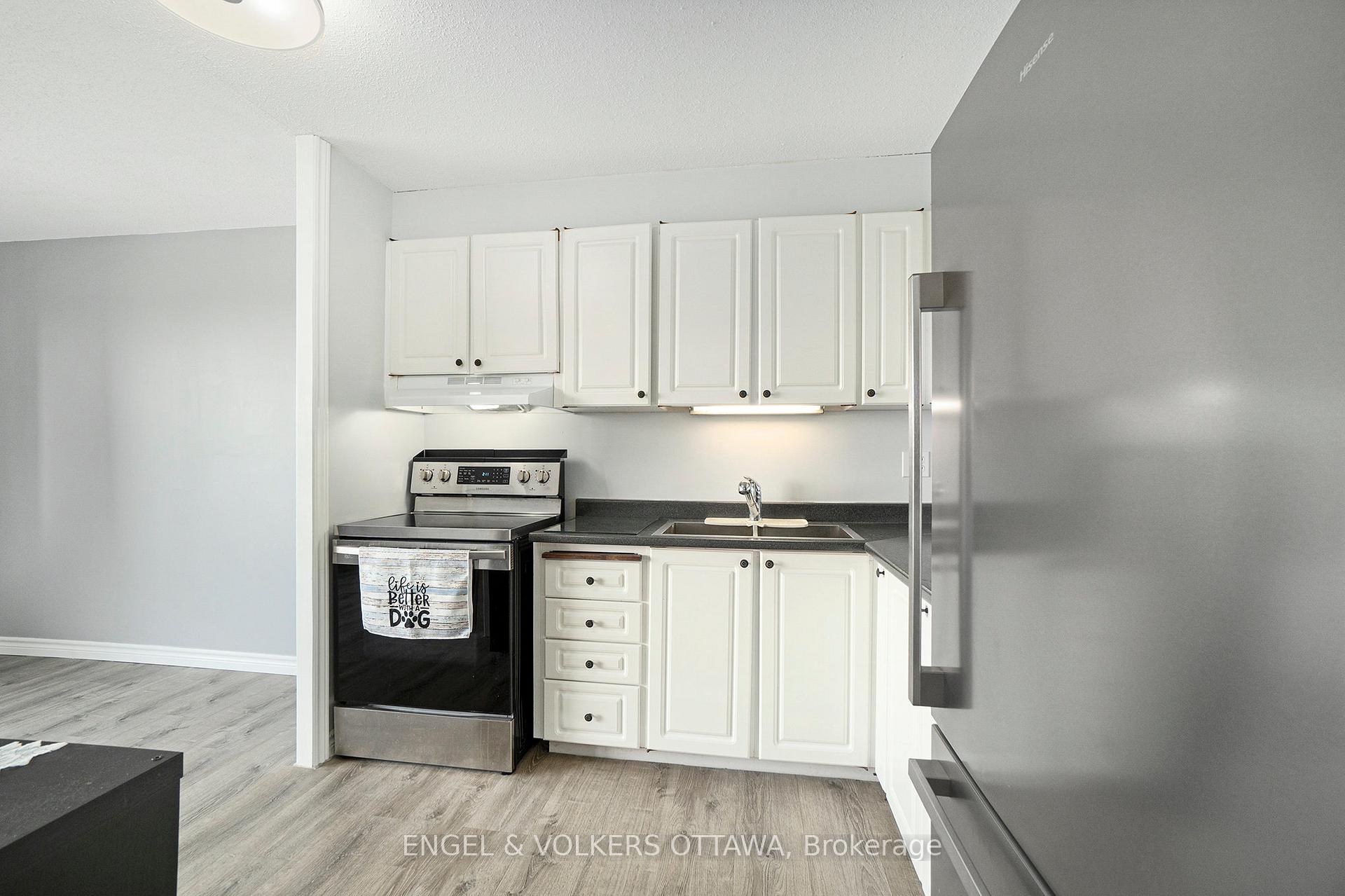 Photo 12 of Unit 817, 20 Chesterton Drive, Ottawa, Borden Farm/Stewart Farm/Carleton Heights/Parkwood Hills — HOMEH