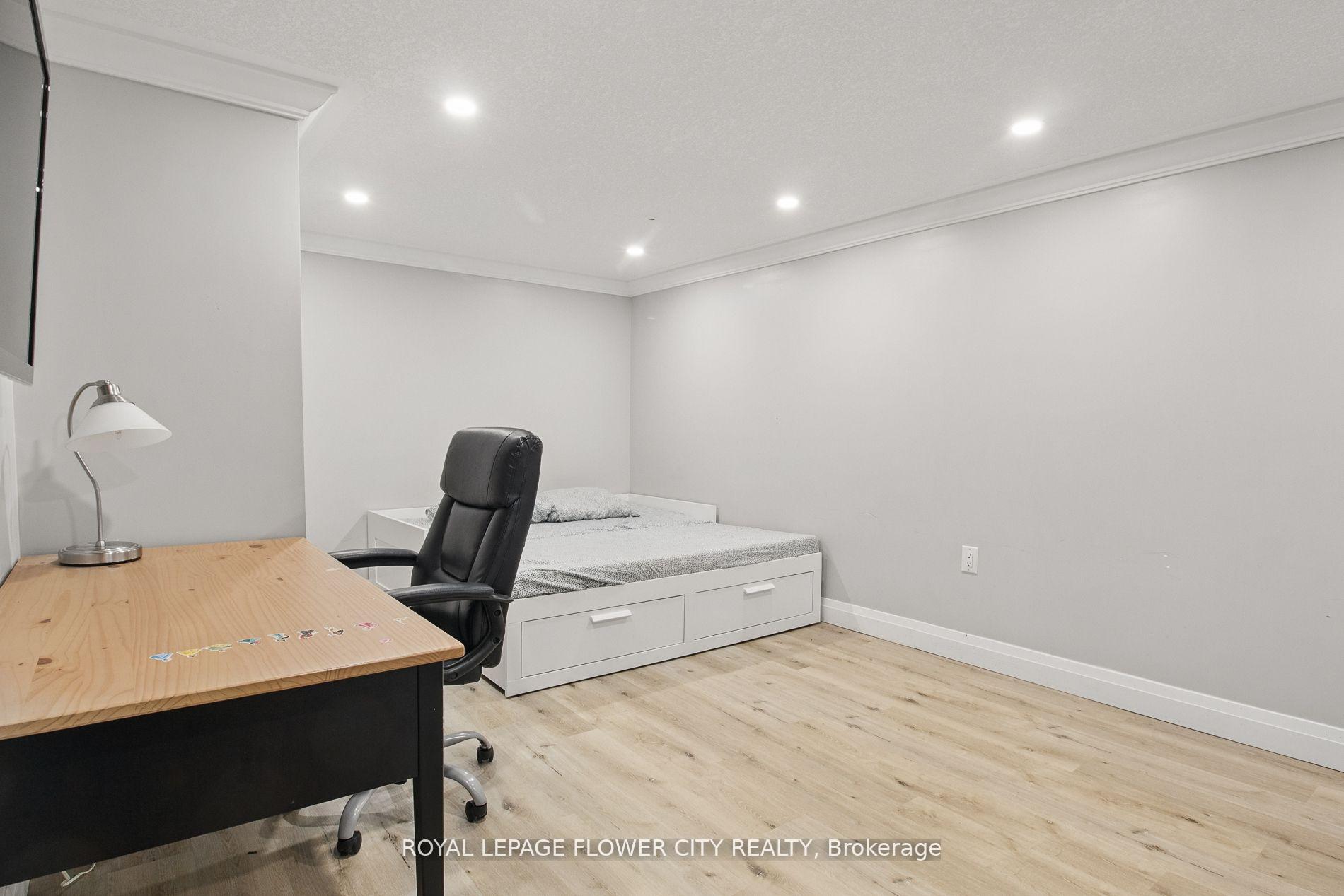 Photo 12 of Unit 129, 151 Gateshead Crescent, Hamilton, Stoney Creek — HOMEH