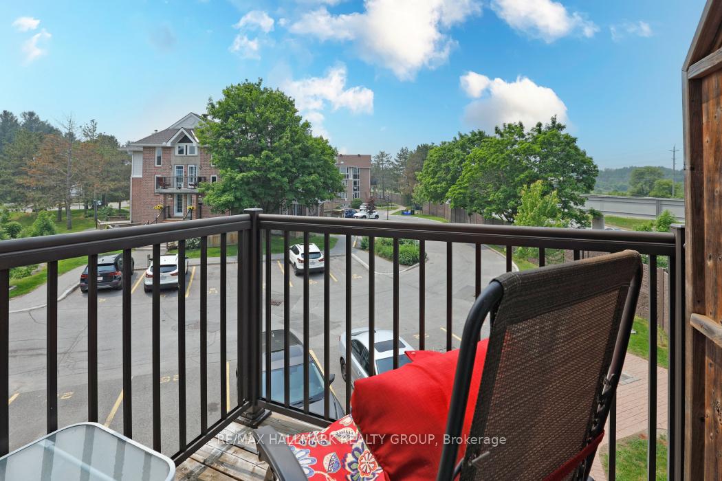 Photo 2 of Unit 8, 3 Stonebank Crescent, Ottawa, Westcliffe Estates — HOMEH