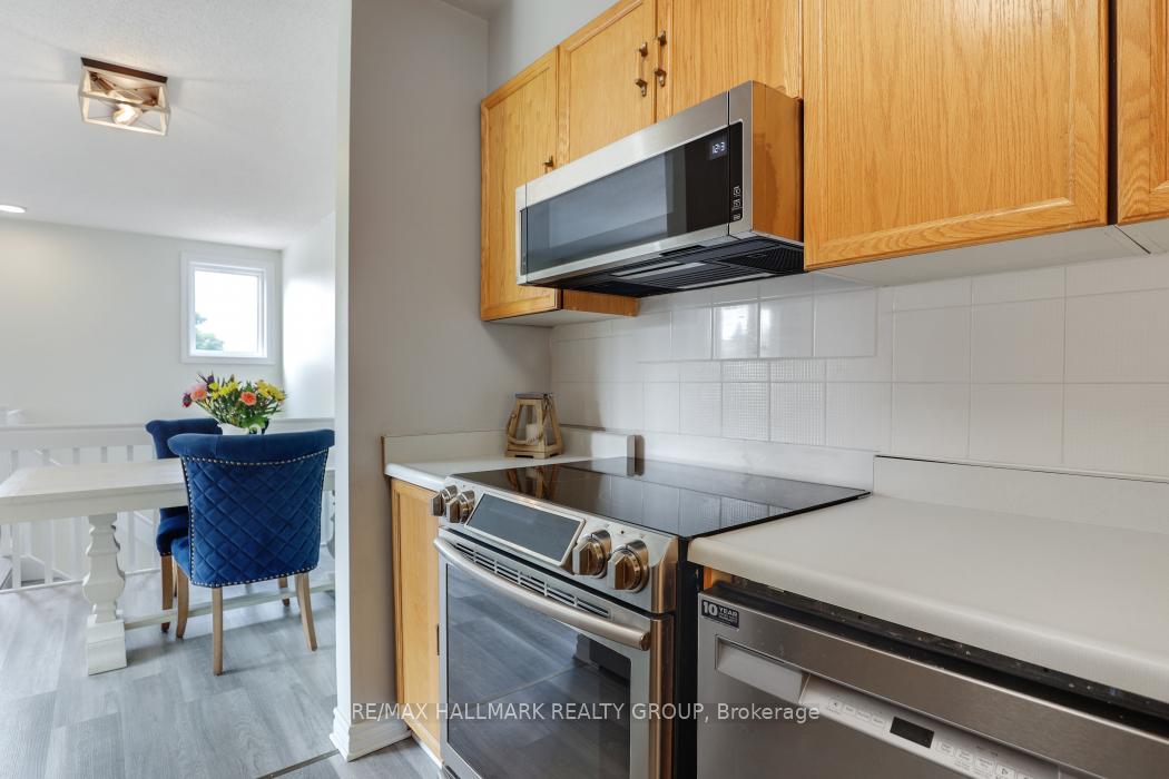 Photo 20 of Unit 8, 3 Stonebank Crescent, Ottawa, Westcliffe Estates — HOMEH