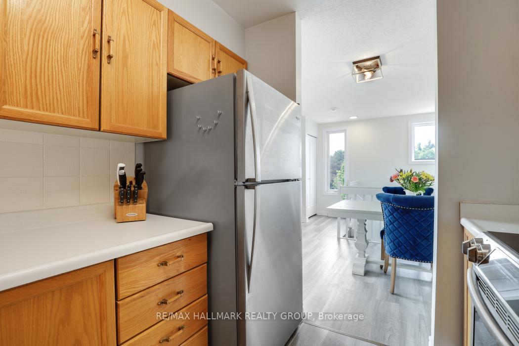 Photo 15 of Unit 8, 3 Stonebank Crescent, Ottawa, Westcliffe Estates — HOMEH