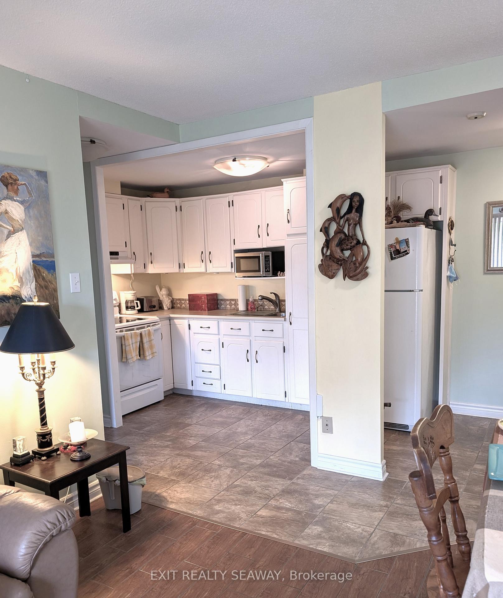 Photo 2 of Unit 406, 308 Second Street E, Cornwall — HOMEH