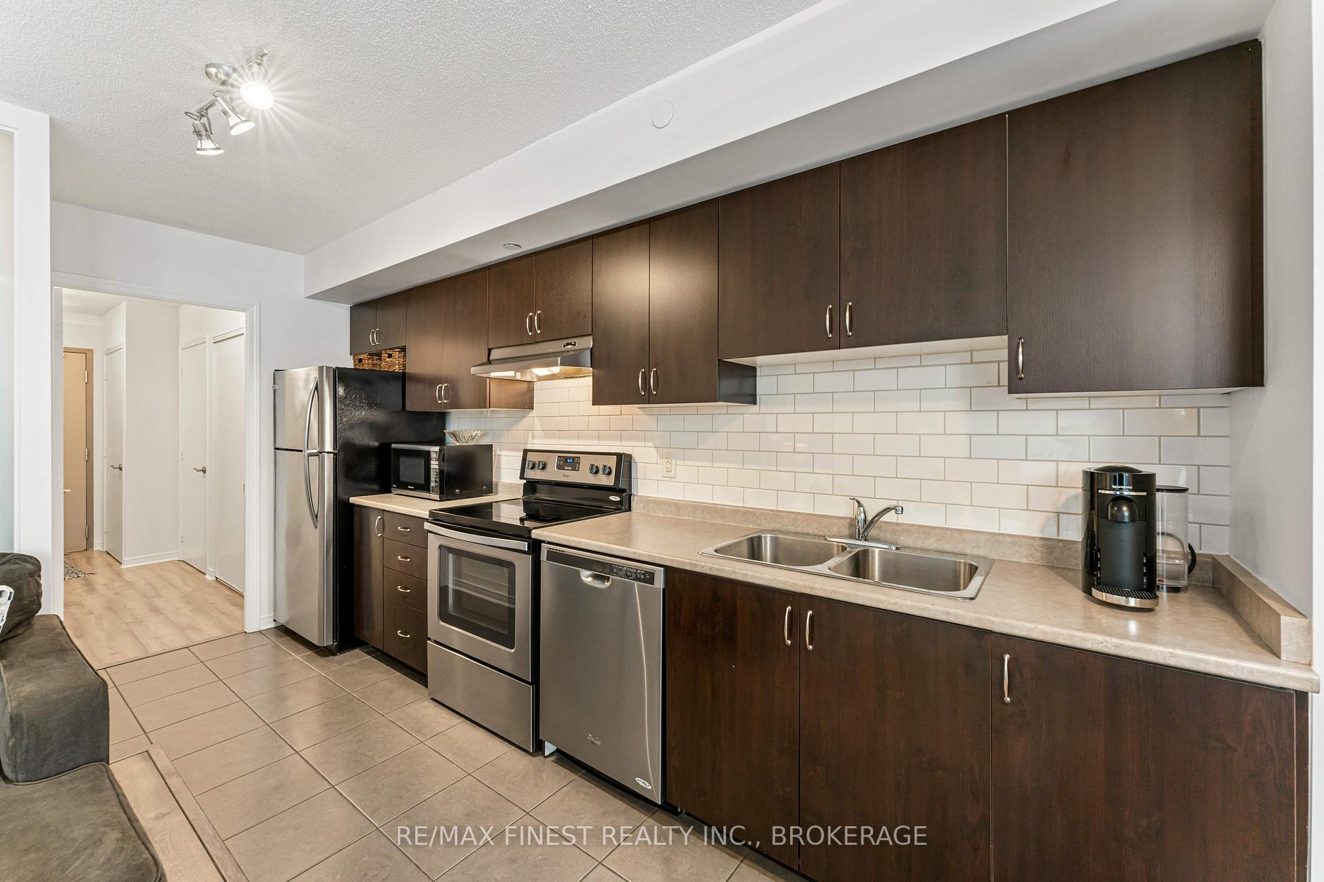 Photo 10 of Unit A5, 121 Queen Street, Kingston, East of Sir John A. Blvd — HOMEH