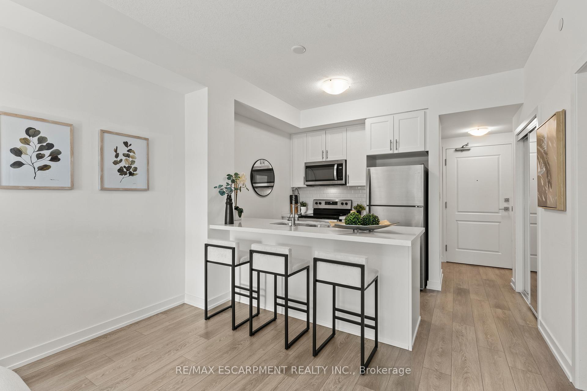 Photo 9 of Unit 433, 460 Dundas Street E, Hamilton, Waterdown — HOMEH