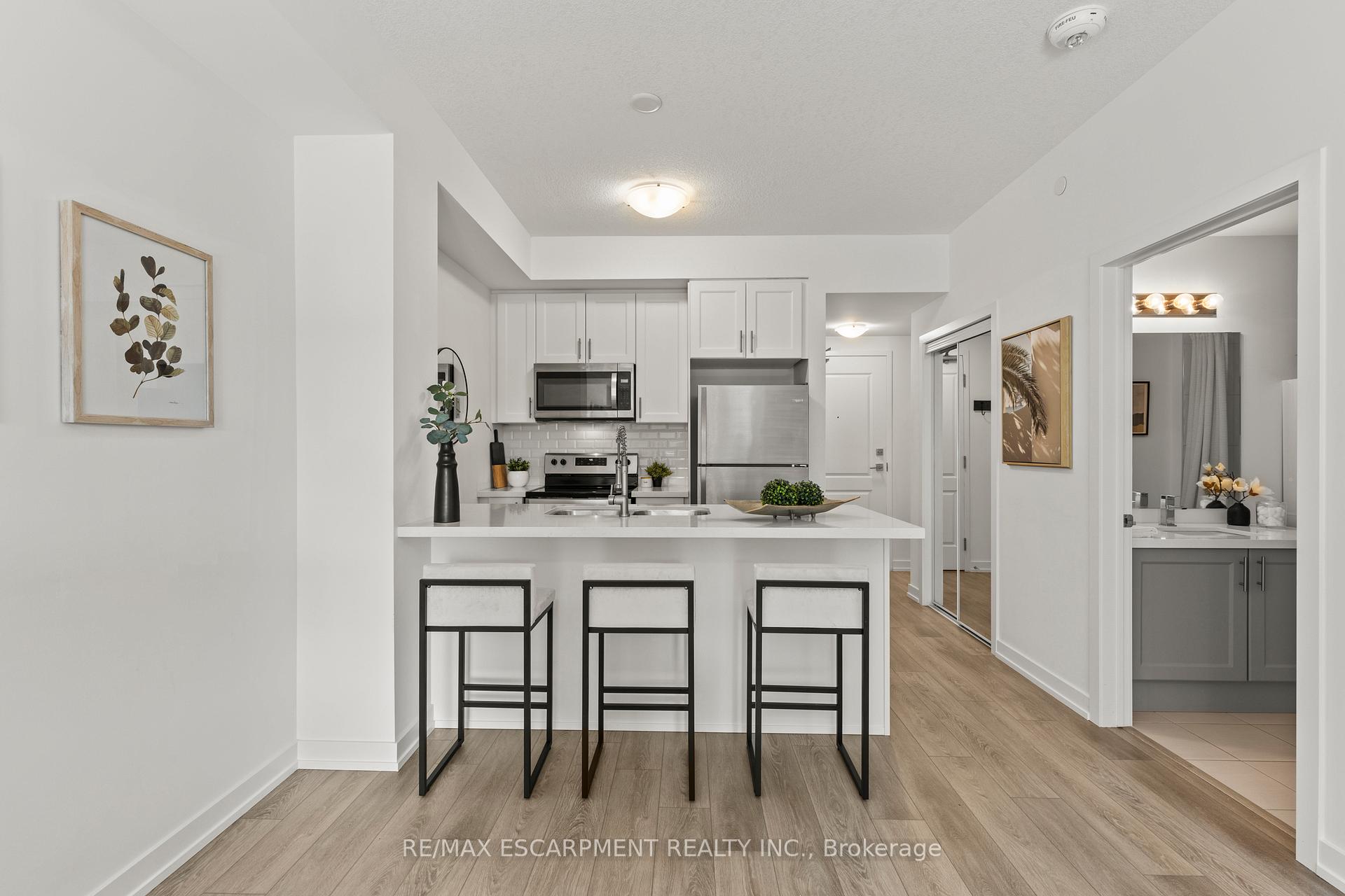 Photo 13 of Unit 433, 460 Dundas Street E, Hamilton, Waterdown — HOMEH