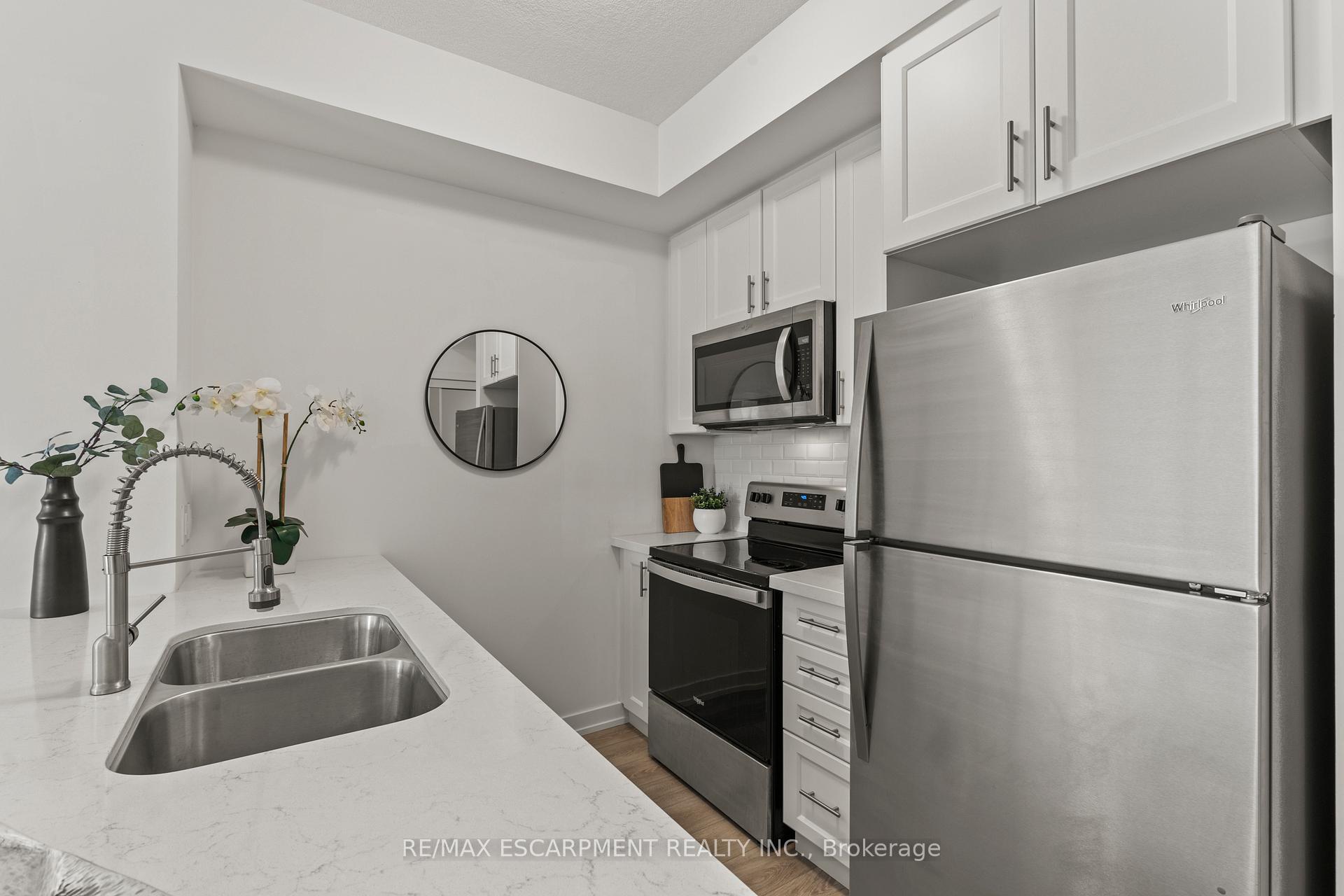 Photo 10 of Unit 433, 460 Dundas Street E, Hamilton, Waterdown — HOMEH