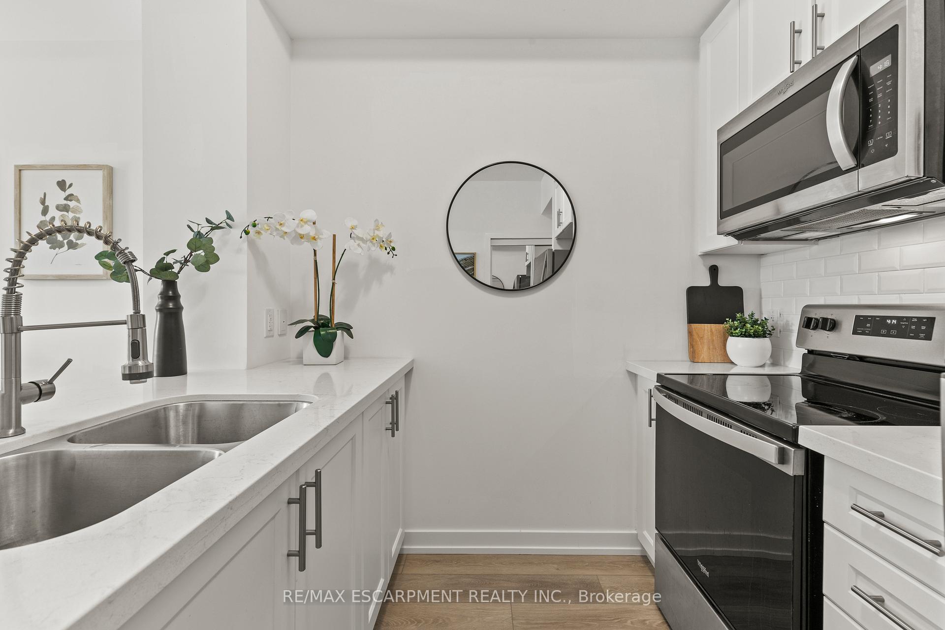 Photo 16 of Unit 433, 460 Dundas Street E, Hamilton, Waterdown — HOMEH