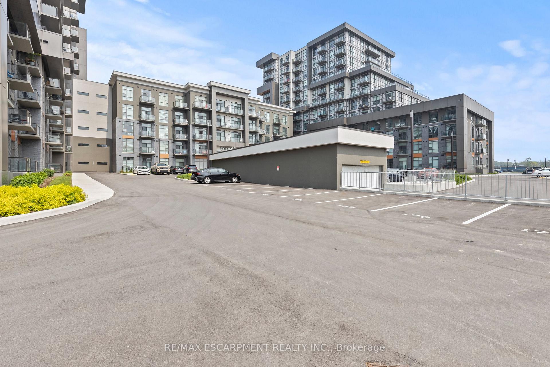 Photo 28 of Unit 433, 460 Dundas Street E, Hamilton, Waterdown — HOMEH