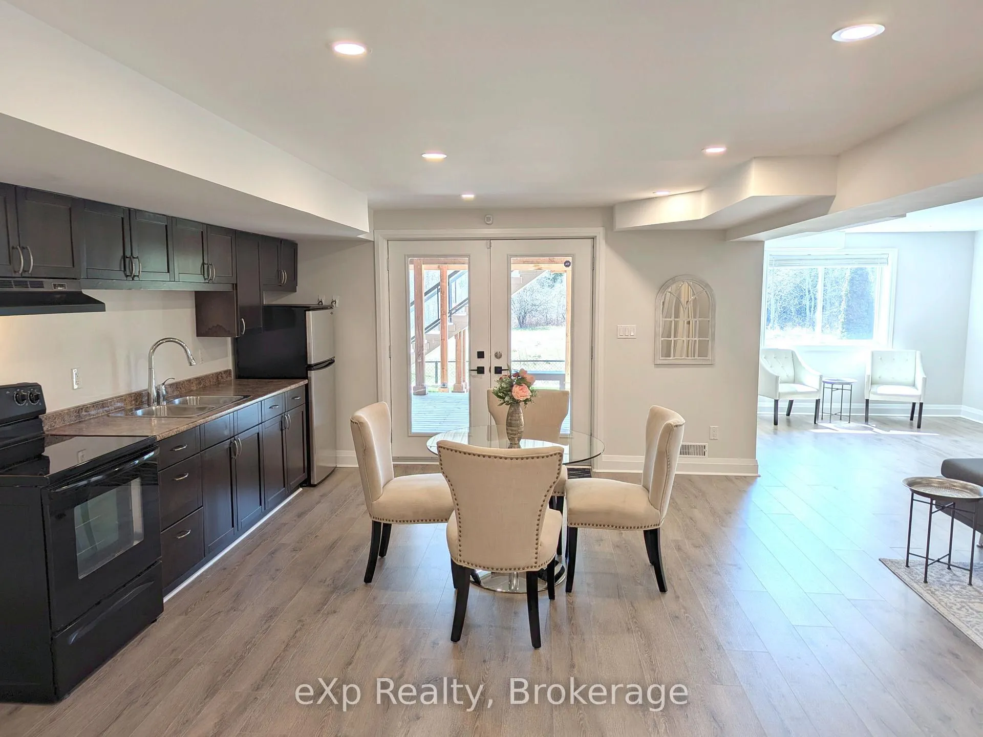 Photo 28 of 93 Vaughan Street, Guelph, Clairfields/Hanlon Business Park — HOMEH