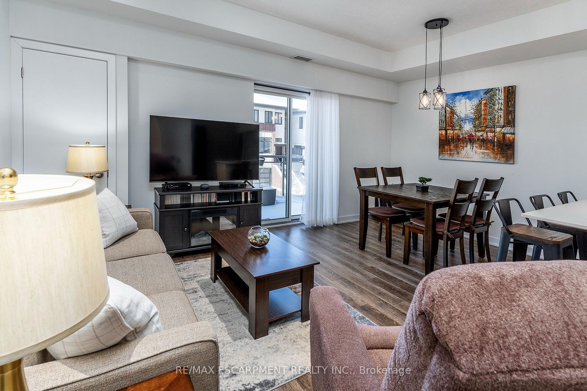Photo 15 of Unit 211, 16 Markle Crescent, Hamilton, Ancaster — HOMEH