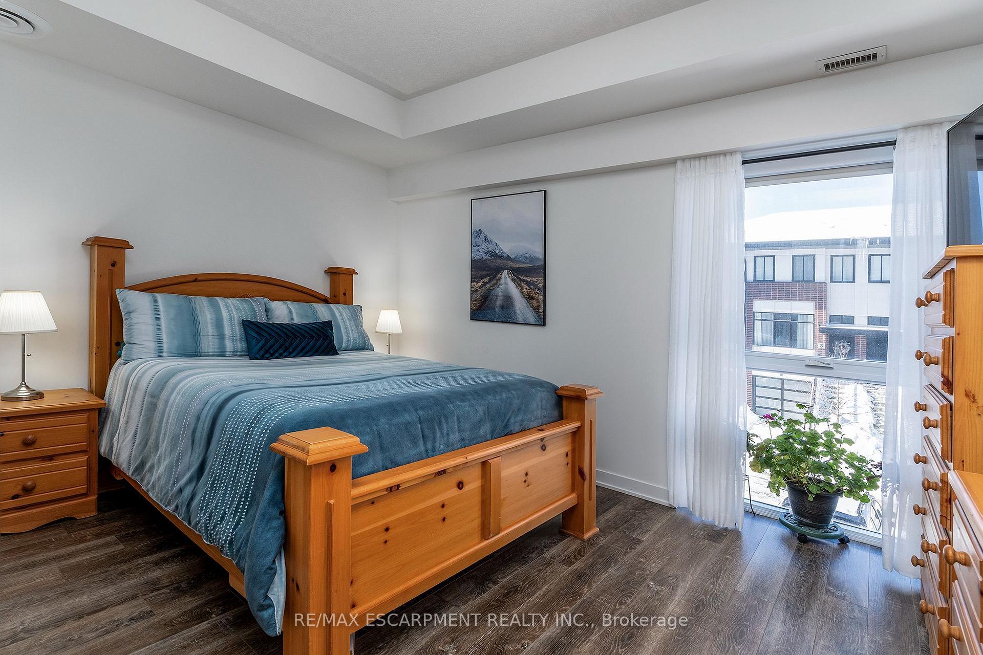 Photo 20 of Unit 211, 16 Markle Crescent, Hamilton, Ancaster — HOMEH