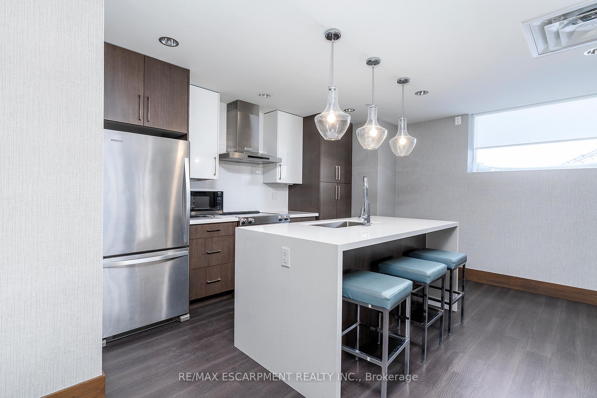 Photo 10 of Unit 211, 16 Markle Crescent, Hamilton, Ancaster — HOMEH