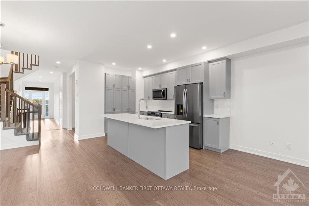 Photo 3 of 128 Big Dipper Street, Ottawa, Riverside South/Gloucester Glen — HOMEH
