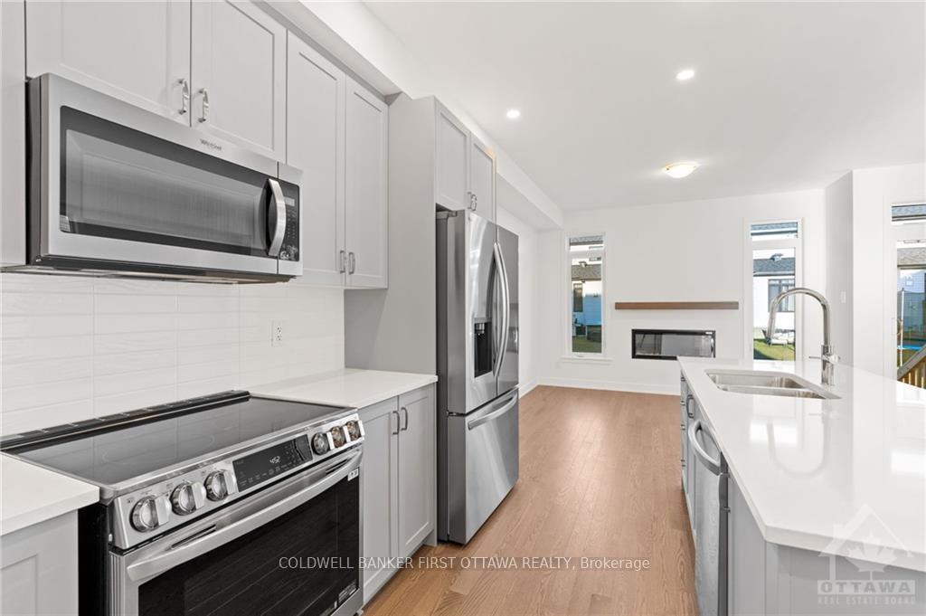 Photo 4 of 128 Big Dipper Street, Ottawa, Riverside South/Gloucester Glen — HOMEH