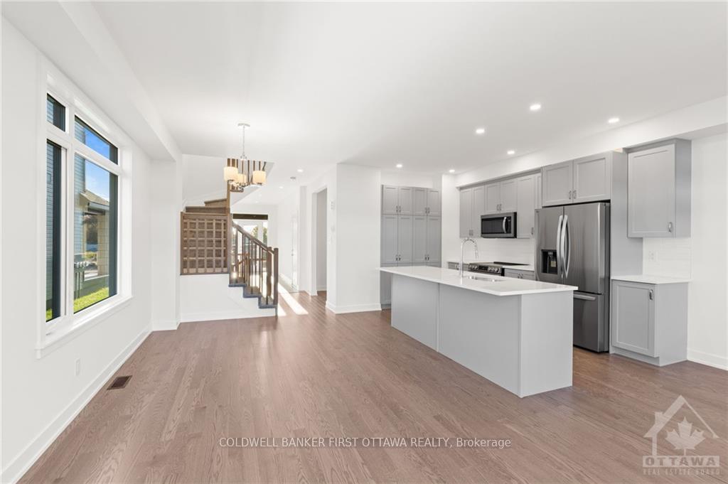 Photo 6 of 128 Big Dipper Street, Ottawa, Riverside South/Gloucester Glen — HOMEH