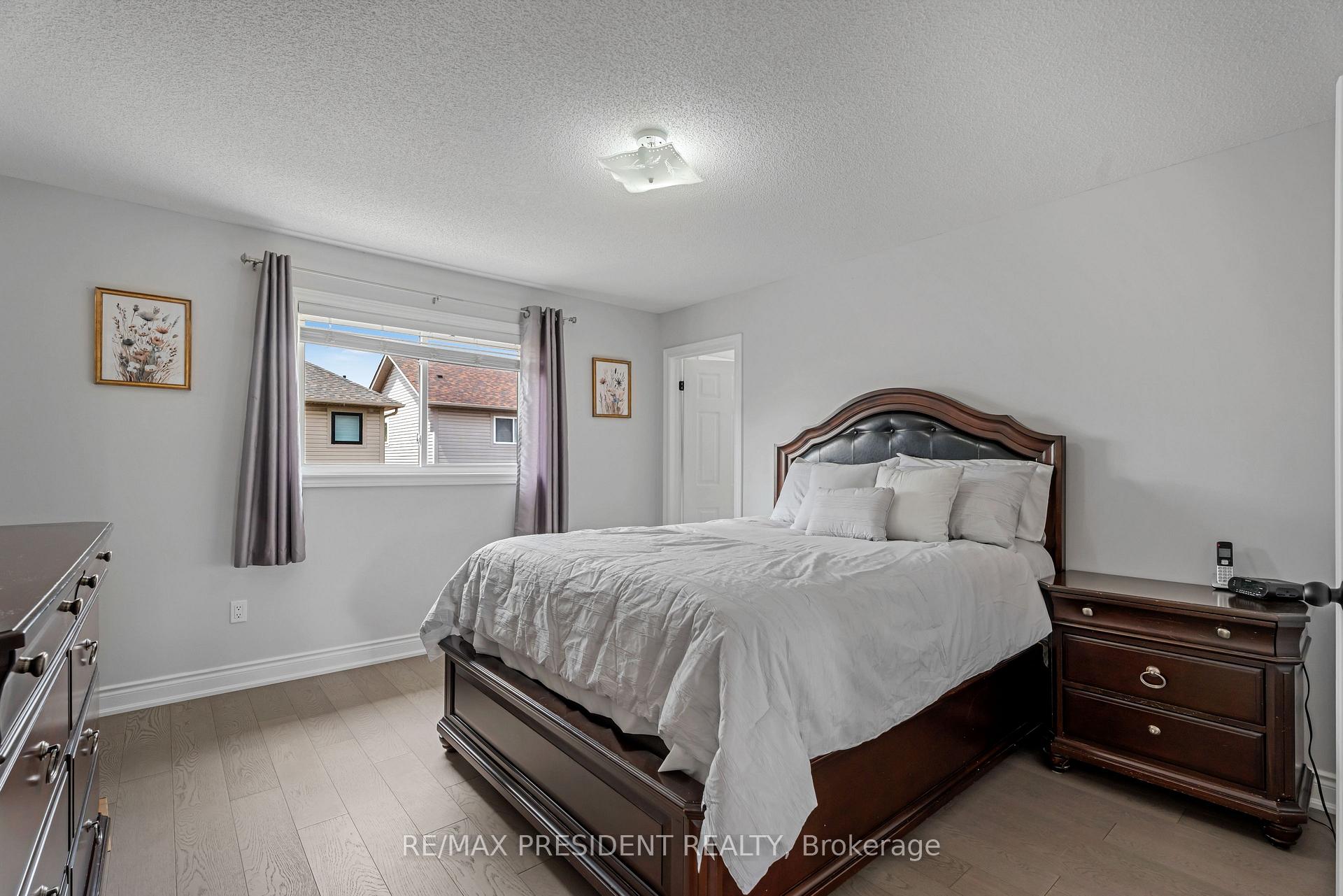 Photo 11 of 5209 Danielle Drive, Burlington, Orchard — HOMEH