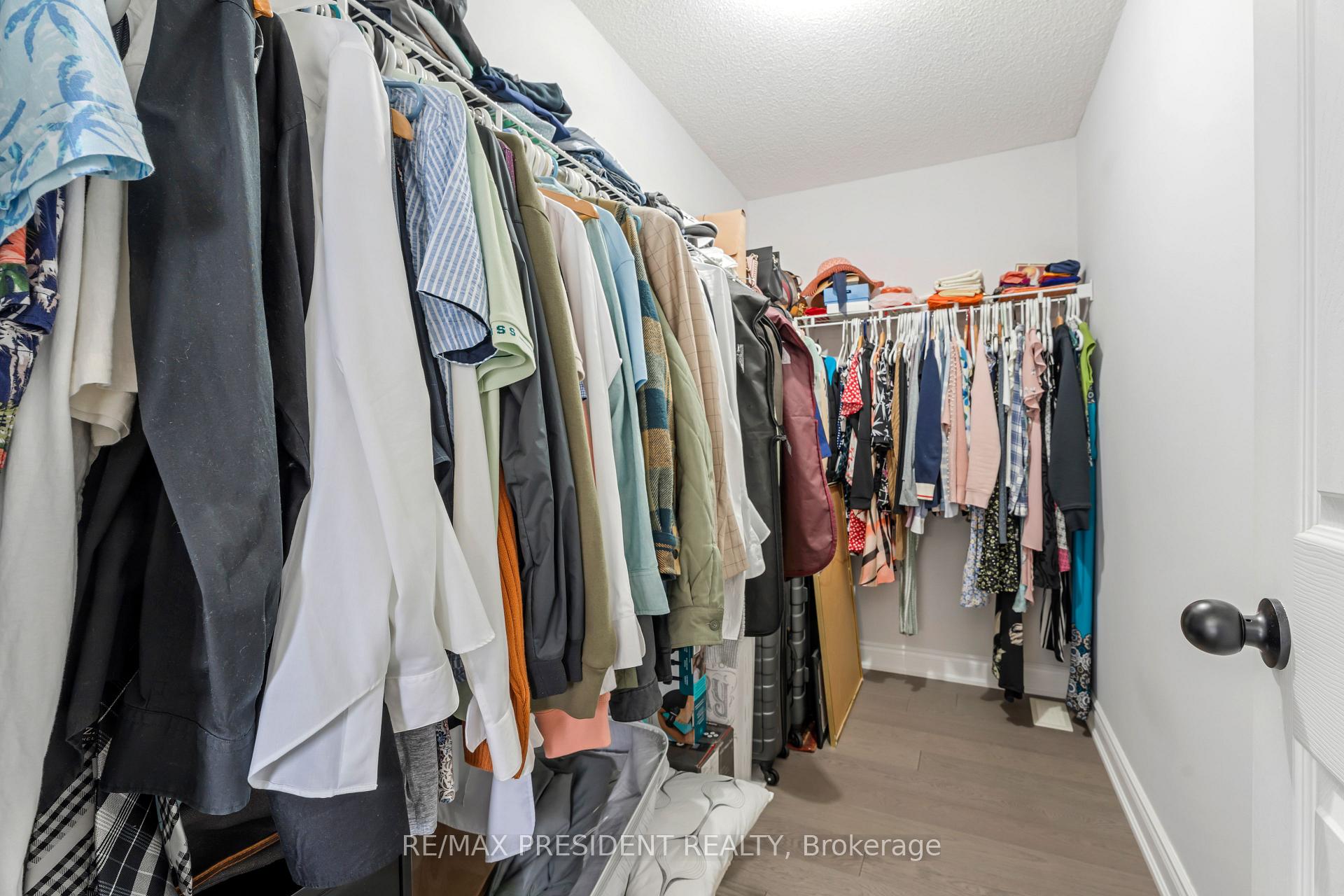 Photo 13 of 5209 Danielle Drive, Burlington, Orchard — HOMEH