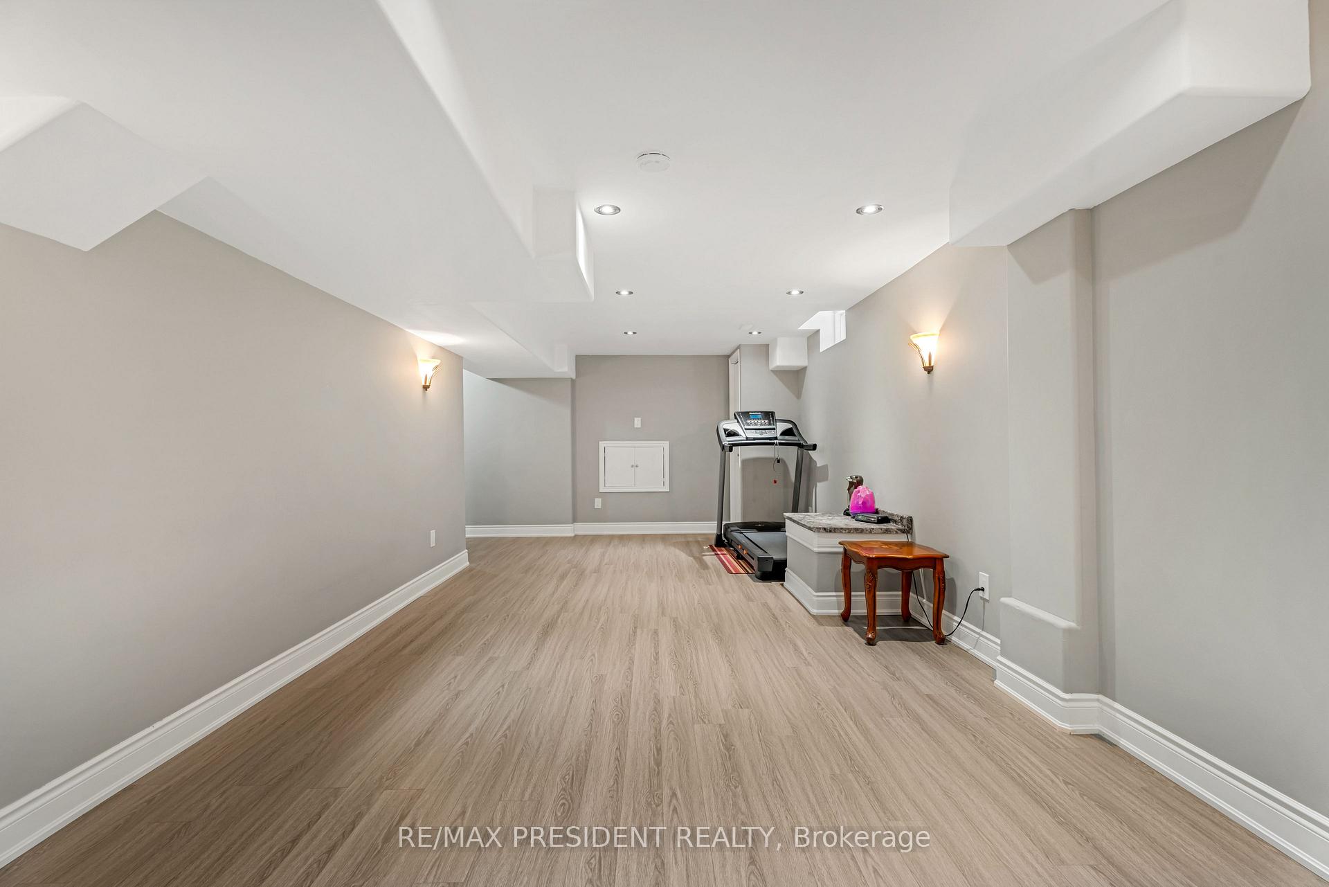 Photo 26 of 5209 Danielle Drive, Burlington, Orchard — HOMEH